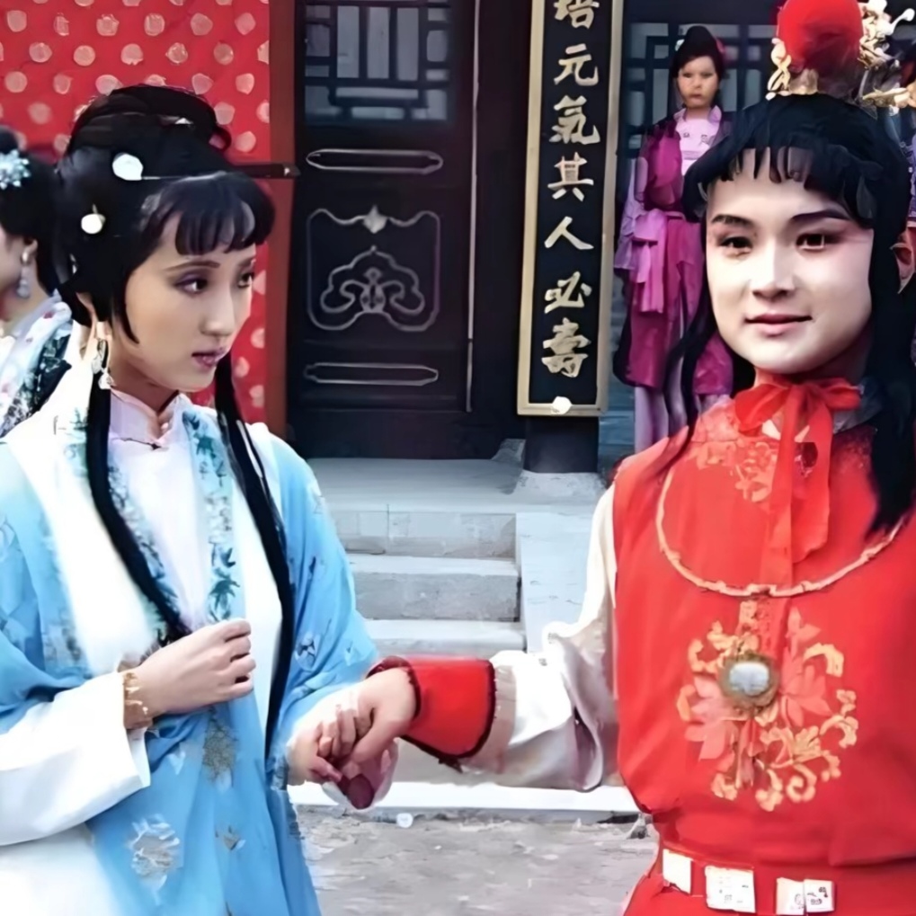 86版《红楼梦》当年的"贾宝玉",实力派演员欧阳奋强.