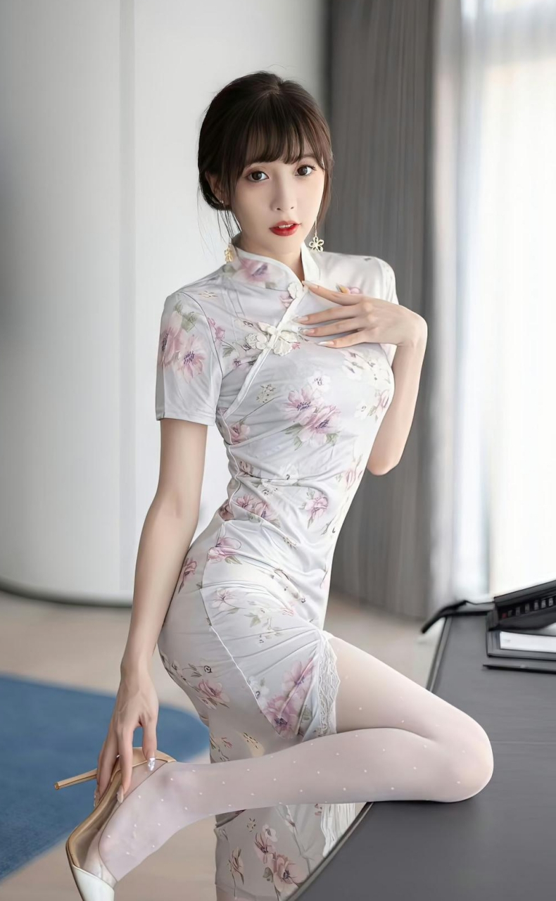 旗袍小姐姐#白丝