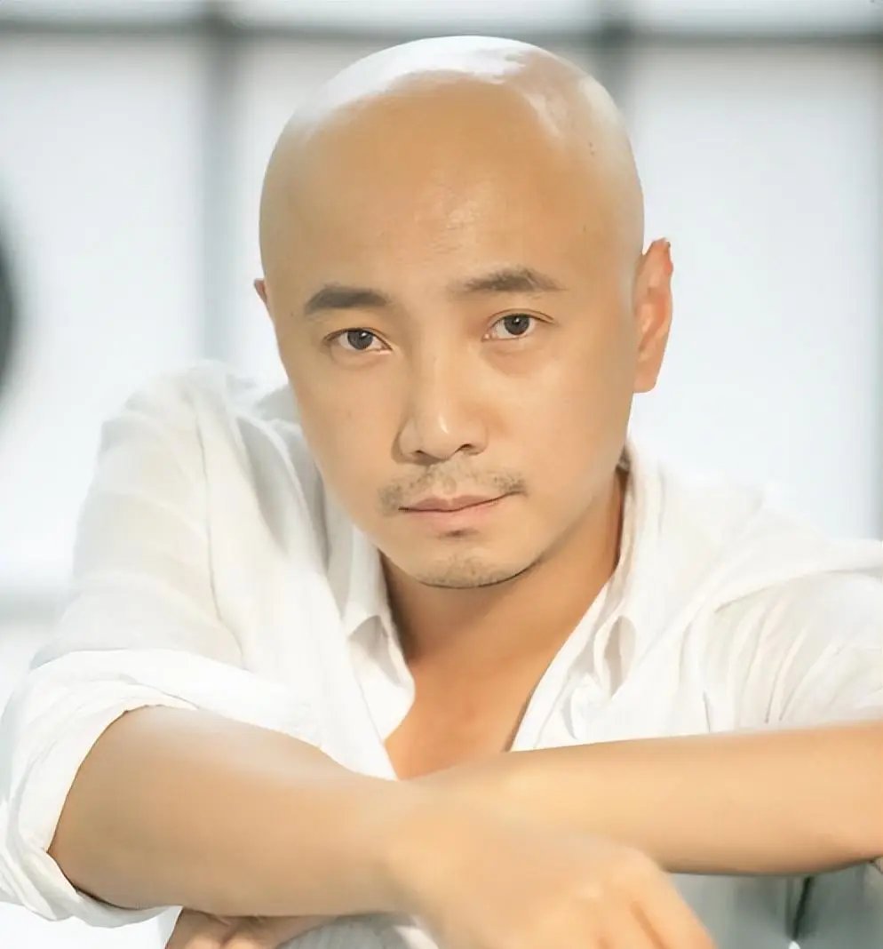 段奕宏说:我暗恋的对象是陶虹,当年我自卑,家里穷,不敢表白,她的