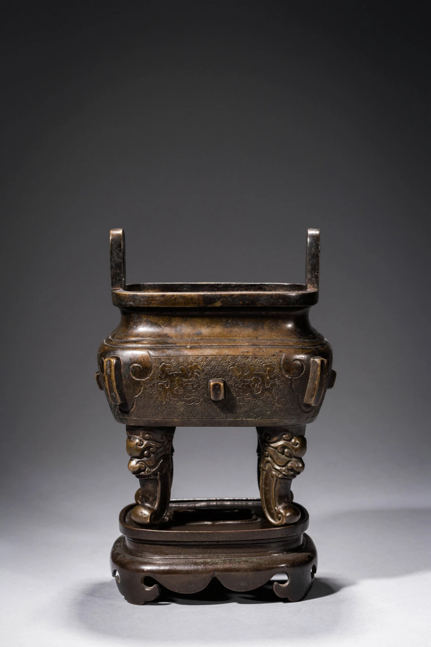 清中期 带原座 大明宣德年制款 兽足鼎式炉