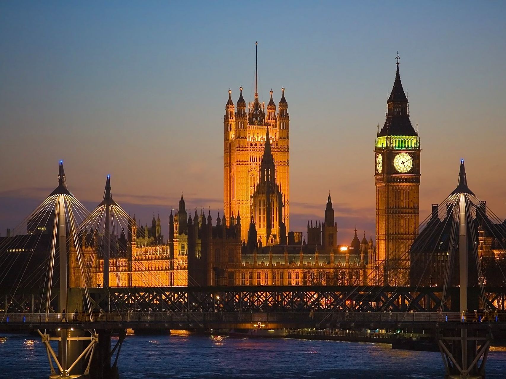 伊丽莎白塔(大本钟),世界上著名的哥特式建筑之一,伦敦乃至英国的标志