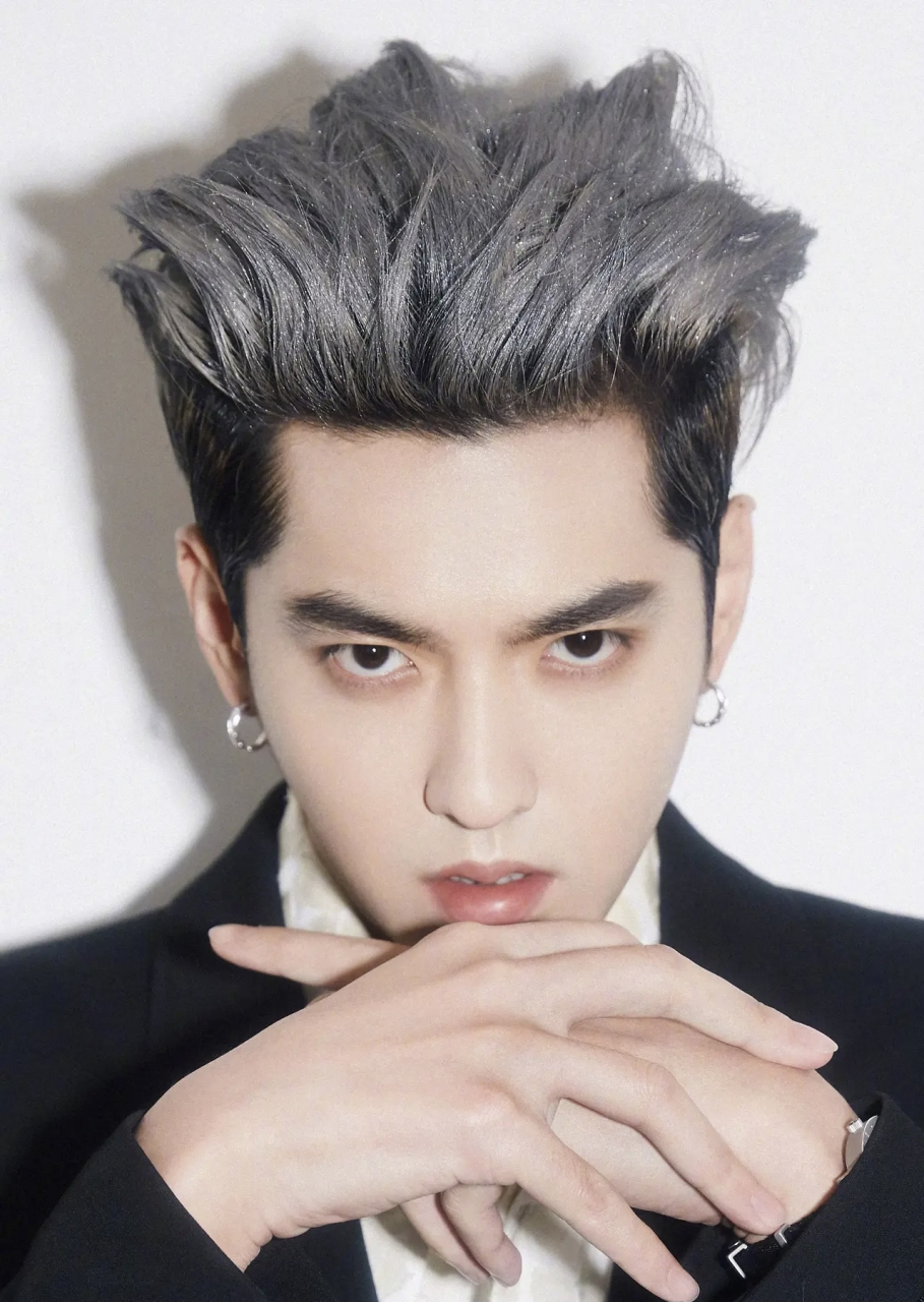 先发声明,再启动追责程序再完成报警,吴亦凡这套组合拳打下来,就看能