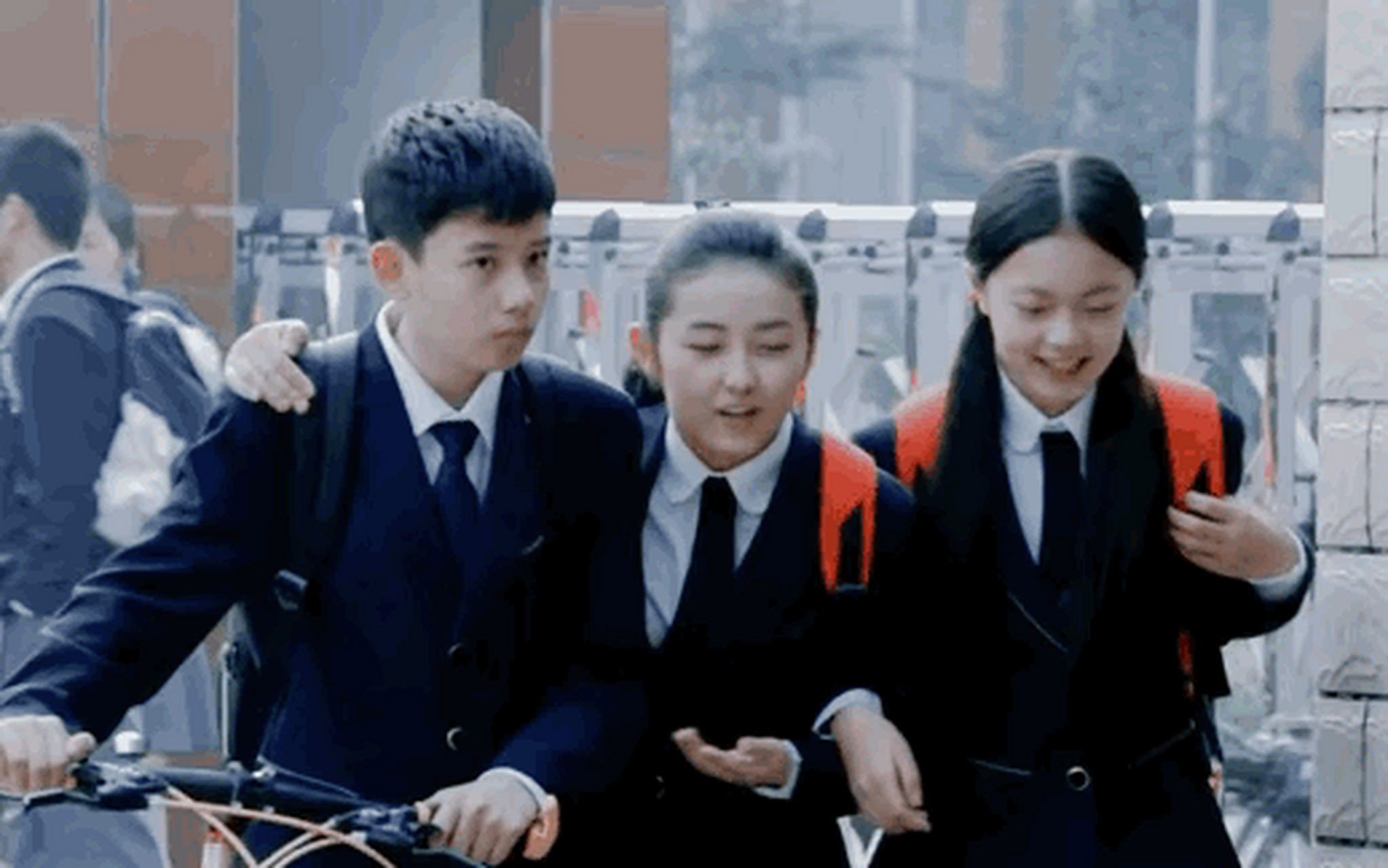 《小离别》的导演眼睛大概是开过光的,  剧中的3个小朋友,张子枫,赵今