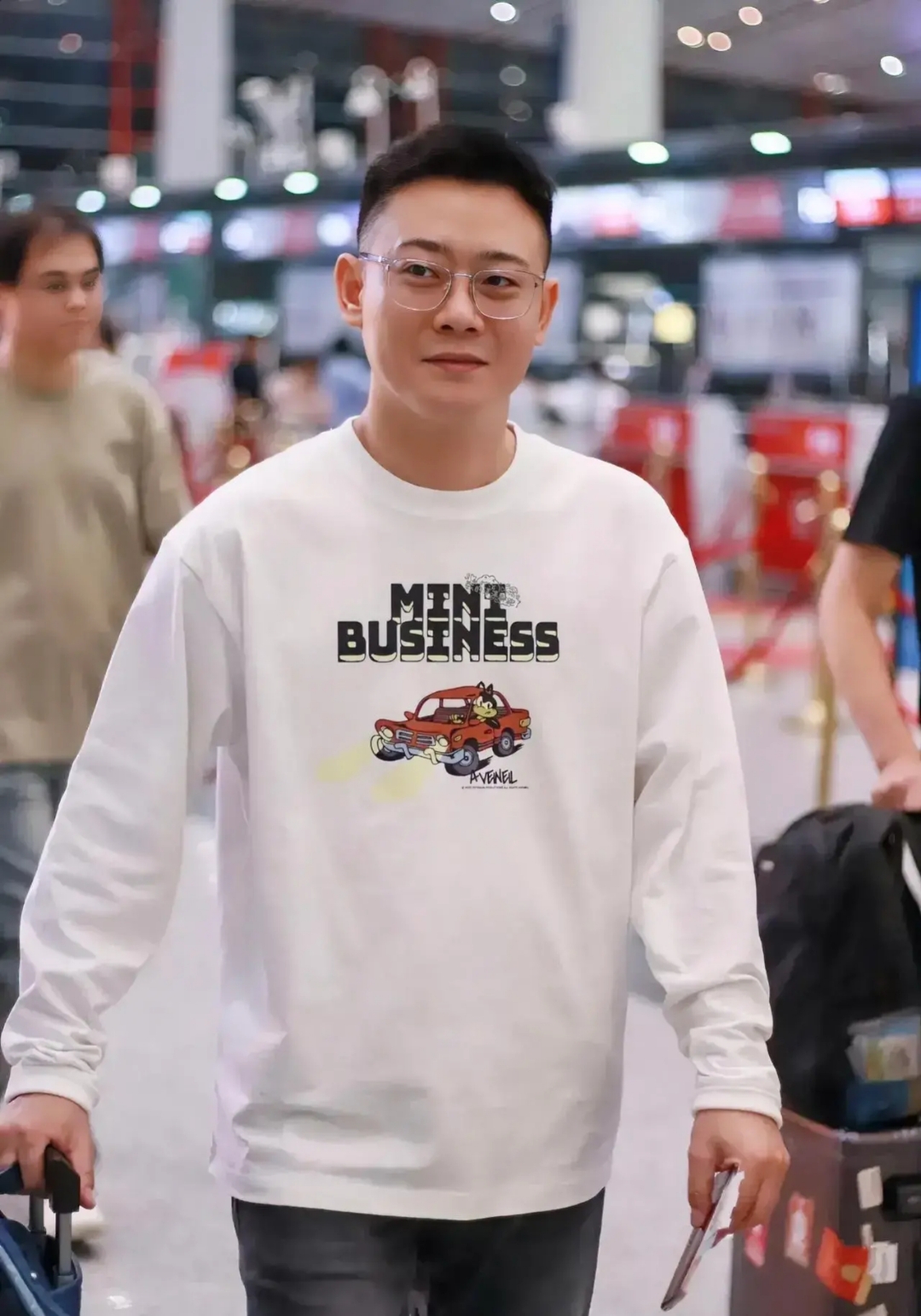 在栾云平的生活中,有些趣事让人印象深刻