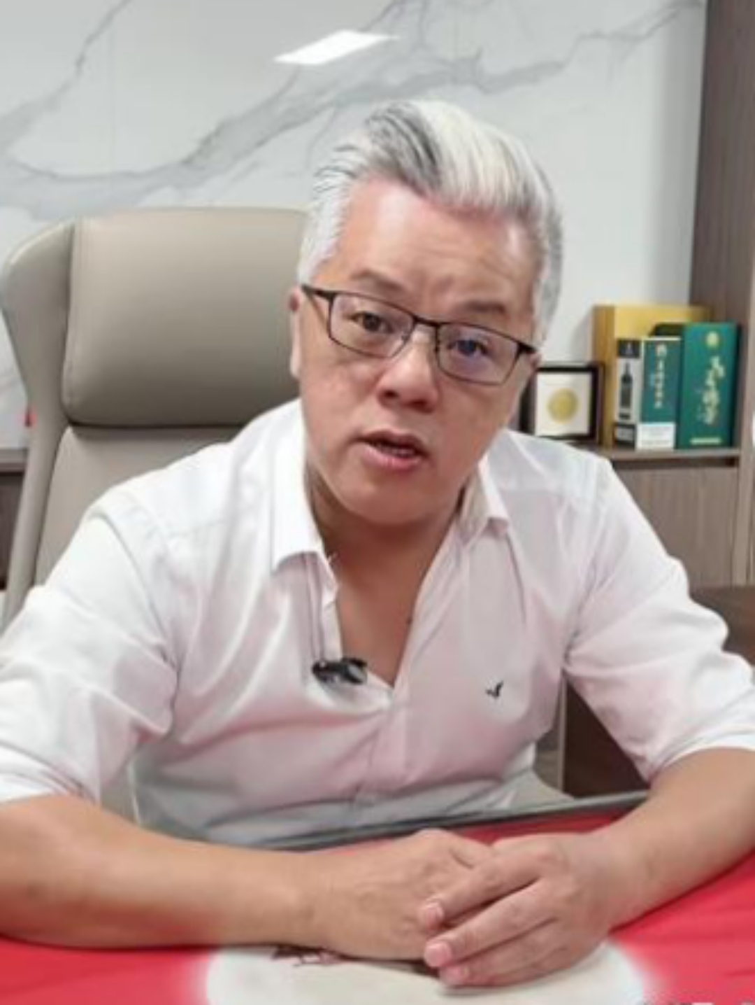 《千万网红杜子建:借刀郎上位,被扒"底裤"现原形》