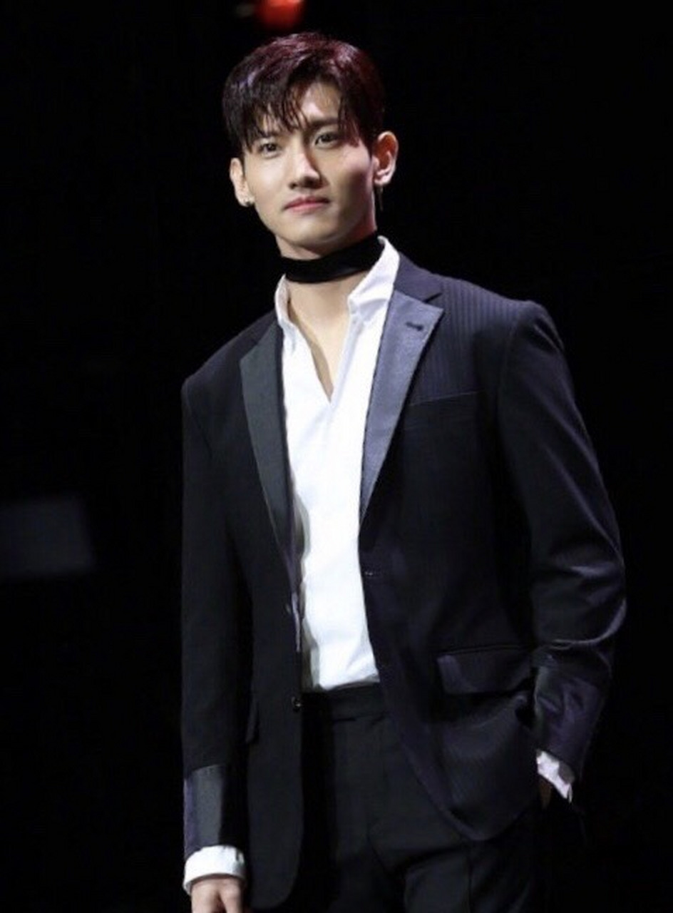 沈昌珉恋情# 东方神起沈昌珉被爆正在与圈外女友热恋中,到了这个年纪