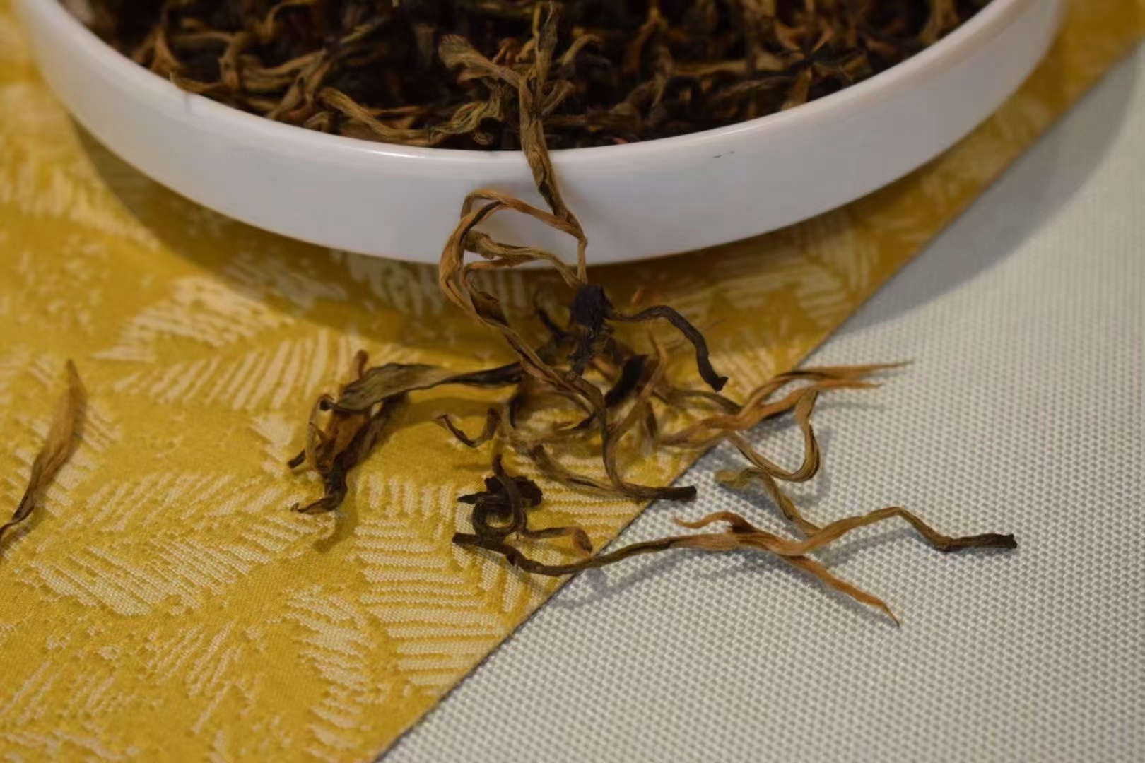 糯香红 滇红茶 , 14公斤/件,香高味醇,糯感十足,芽头更短色泽更黄亮