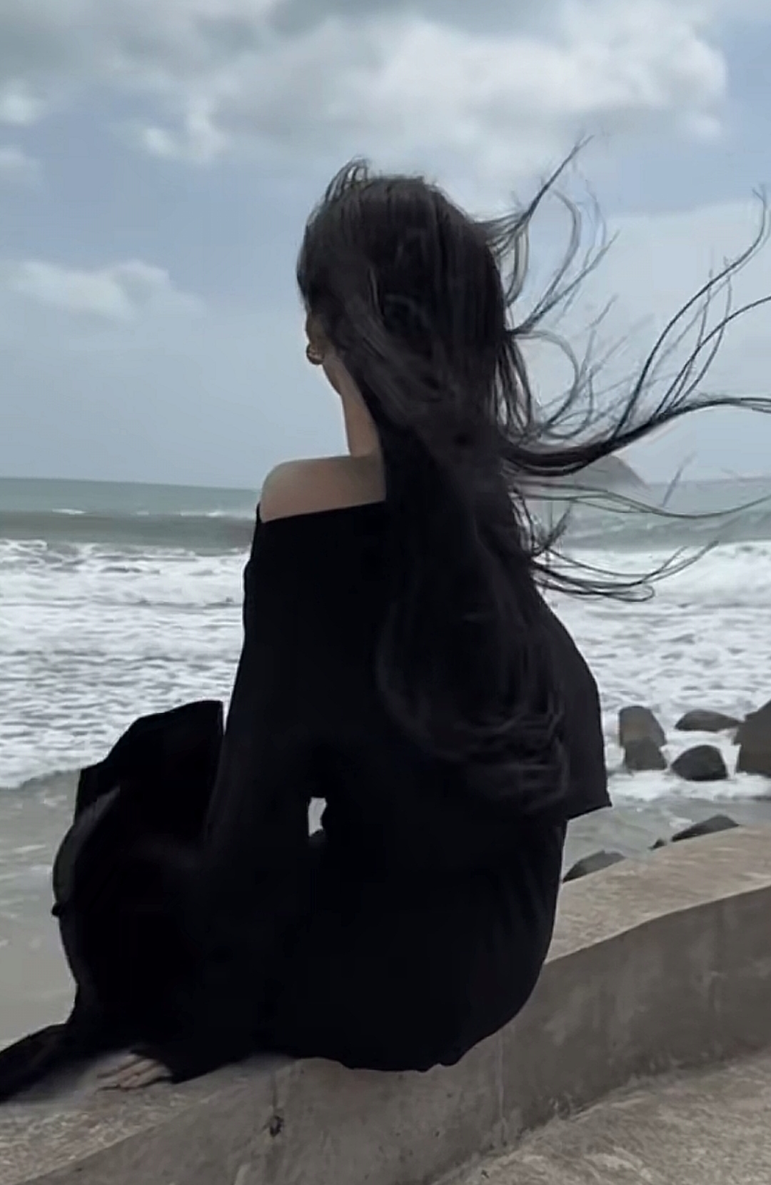 女生走投无路的图片绝望70后有桃花的女人侧身图犹豫美女背景图后背