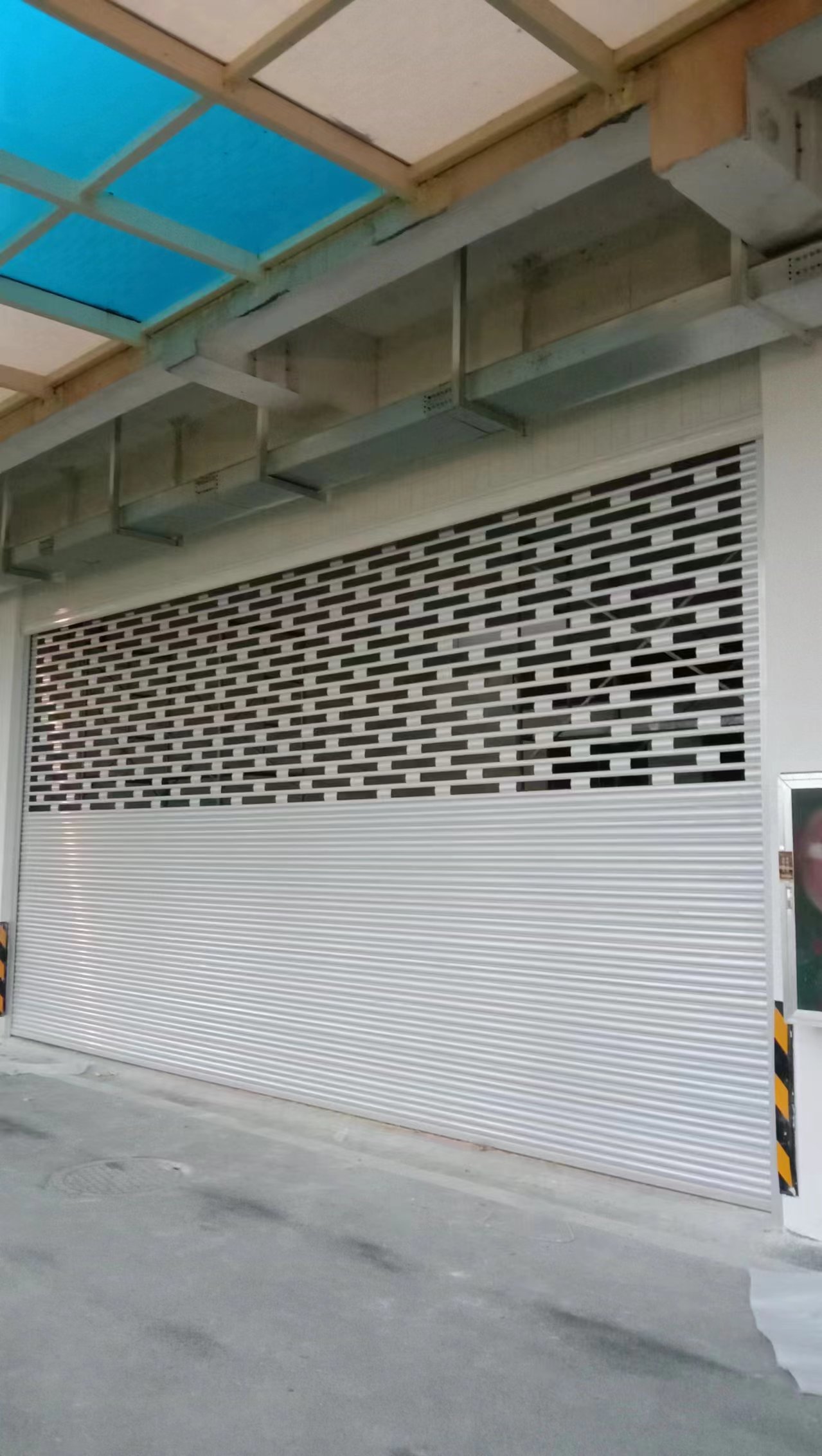 厦门水晶门 厦门水晶卷闸门 厦门水晶卷帘门 #我要上热门# 这车库门也