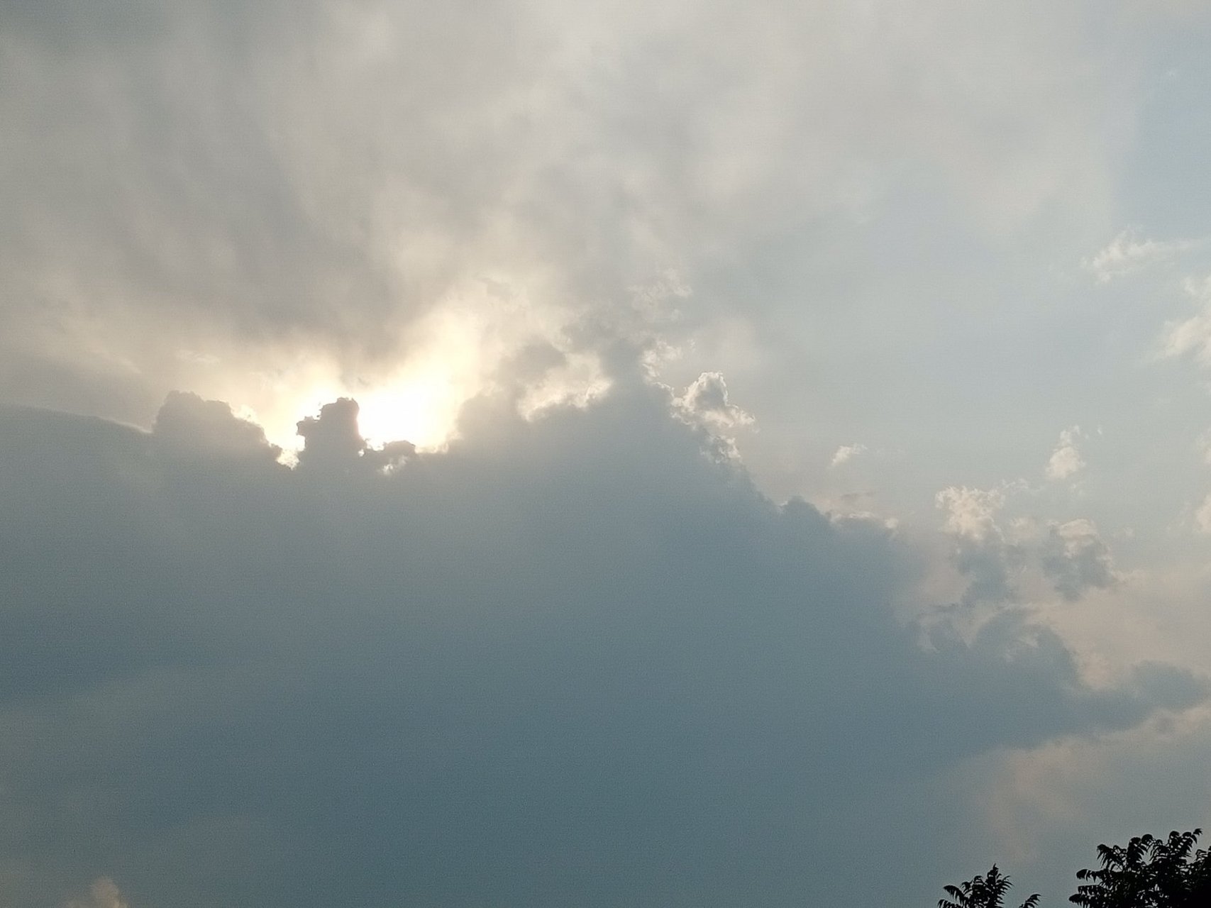 我好恨你啊,可是我找不到怪你的理由,,,你只是,没那么喜欢我,,,我后悔