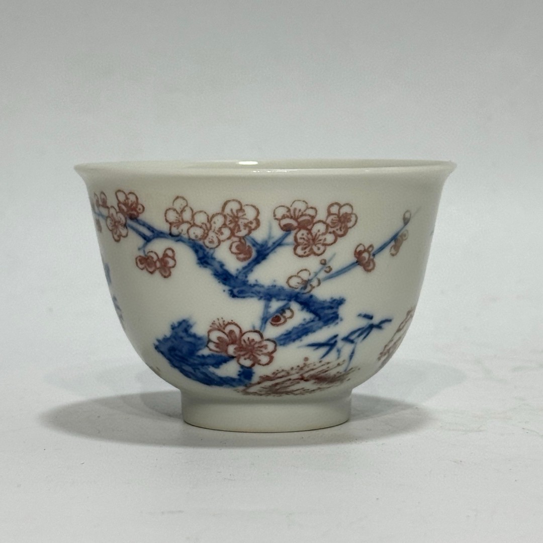 清代乾隆青花釉里红梅花杯,口径9,高6#瓷器收藏# #乾隆青花釉里红
