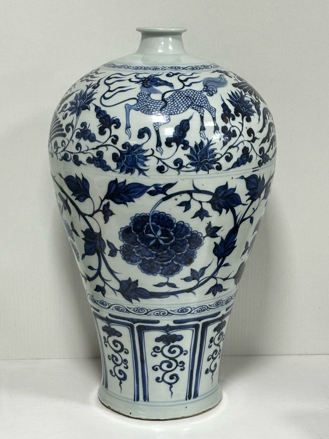 元青花凤凰麒麟牡丹纹梅瓶,高42