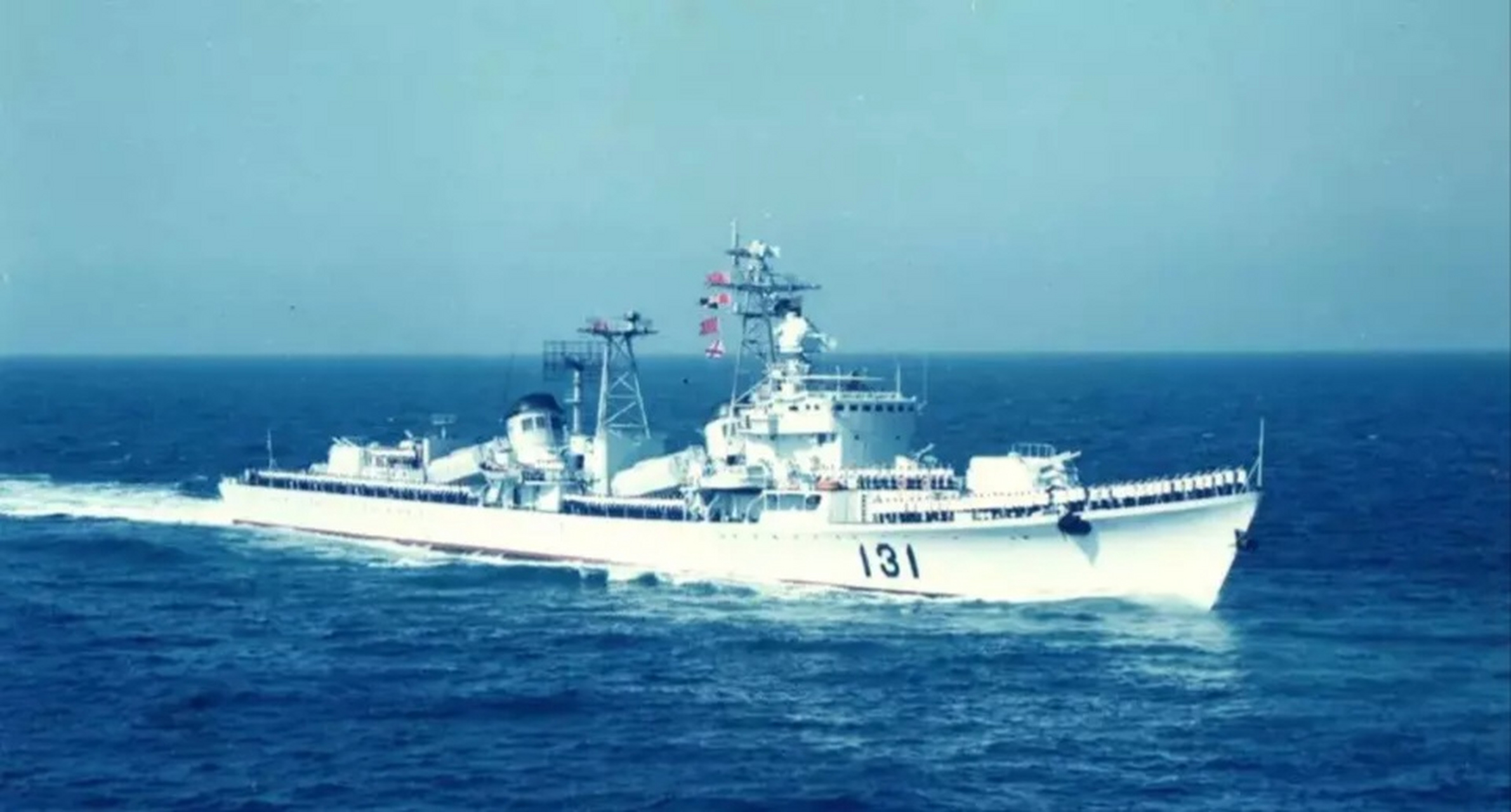 ("南京号"导弹驱逐舰)退役的南京号(舷号:131)是旅大(051)级驱逐舰