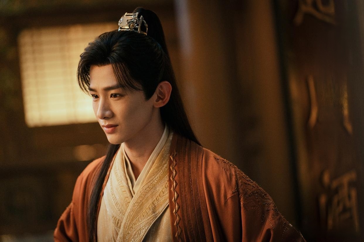 突然发现,白敬亭和成毅两人好像啊～ 不说角色,单看个人形象,感觉,都