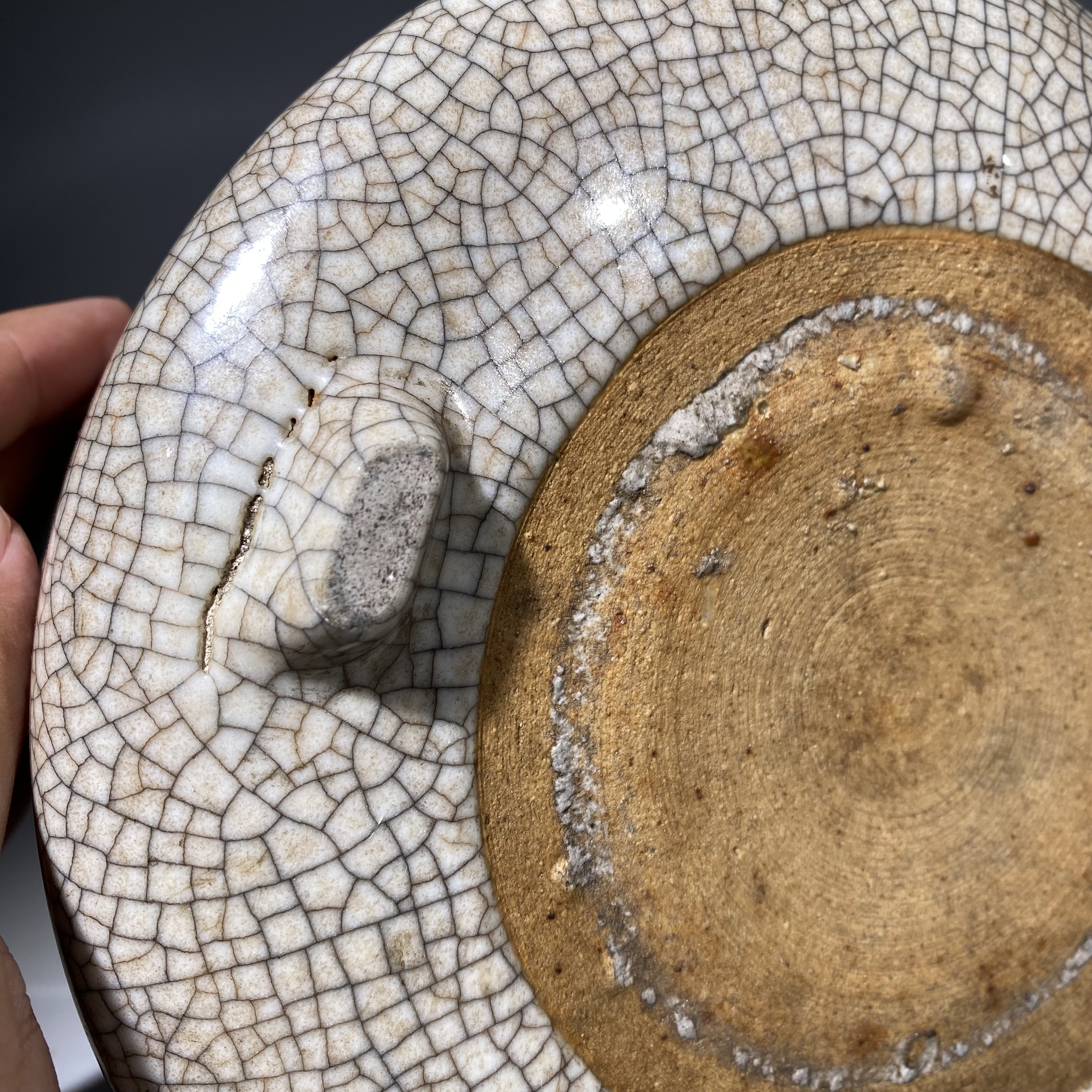 清早期哥釉三足大筒炉,直径18