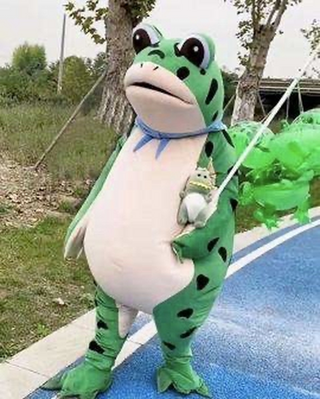 网红"卖崽青蛙"被抓?