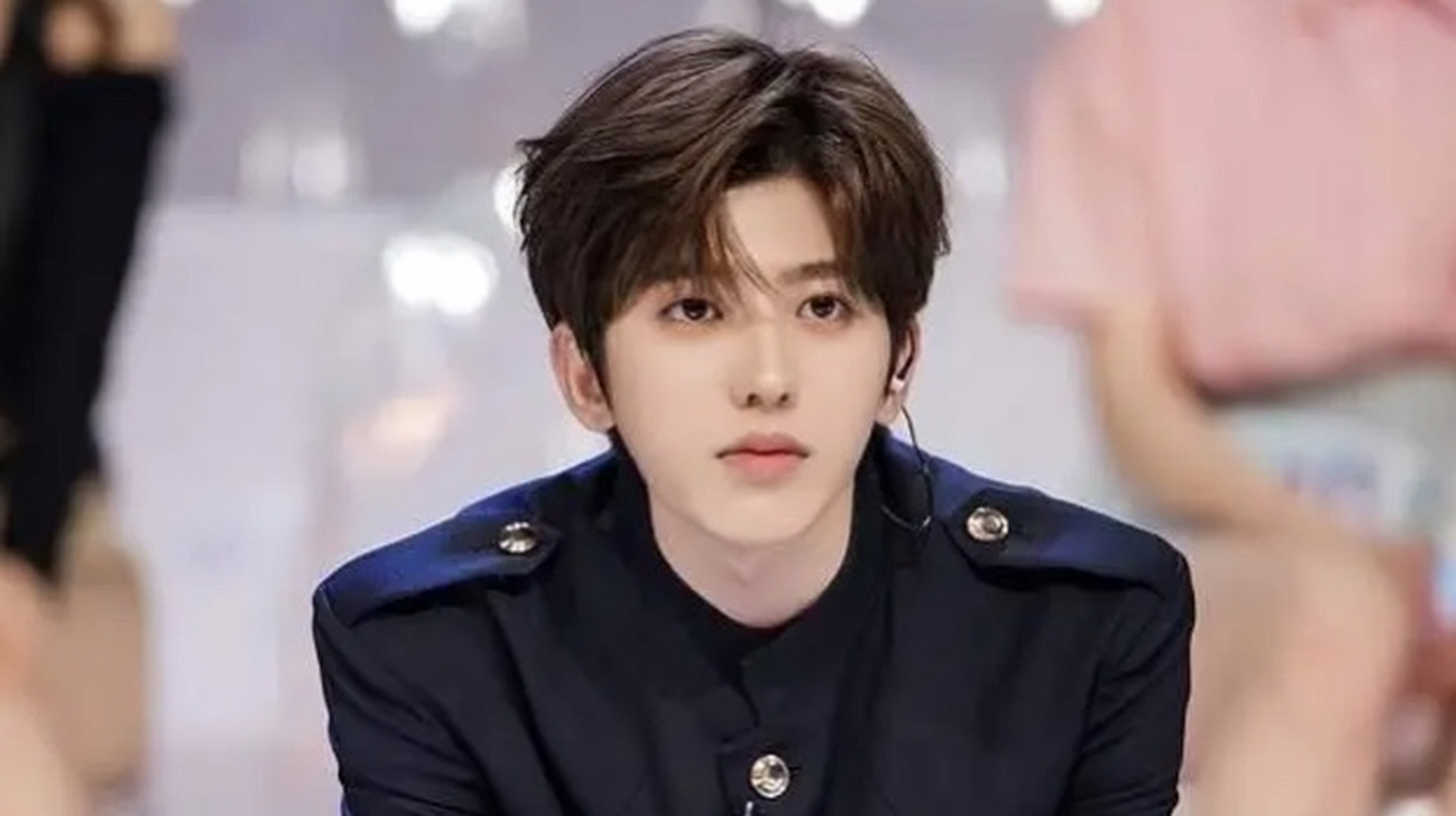 蔡徐坤工作室炸锅了!澄清与未成年人交往谣言,还提起诉讼!