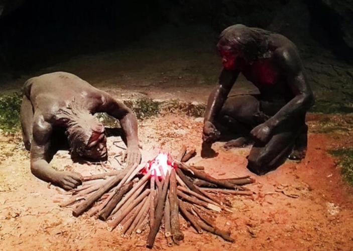 《岁月的足迹:探寻历史的奥秘与魅力》