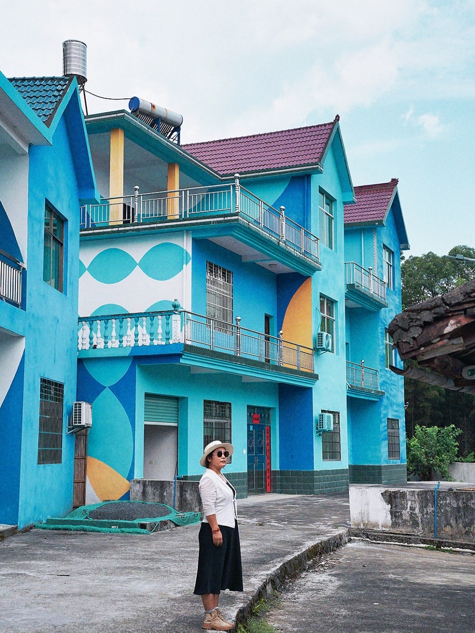 德兴有座超美童话村 江西大茅山下有座童话般的村子:大茅山彩虹童话村