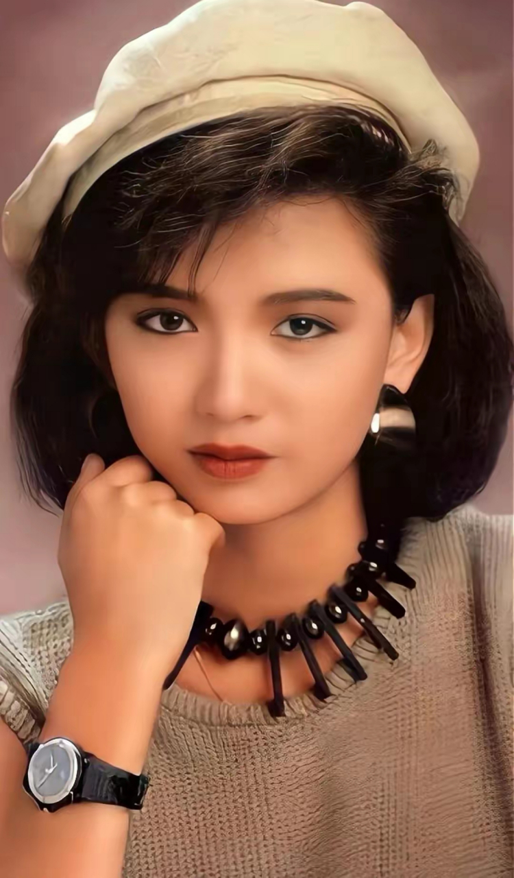 八十年代港星女神曾华倩!