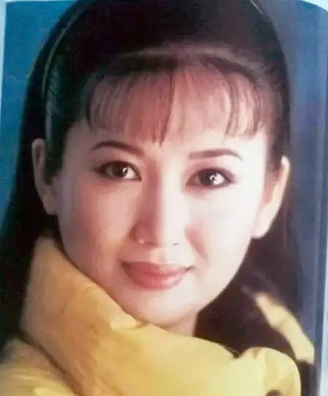 天天唠八卦# 90年代,朱娜因为长相出众转行当演员