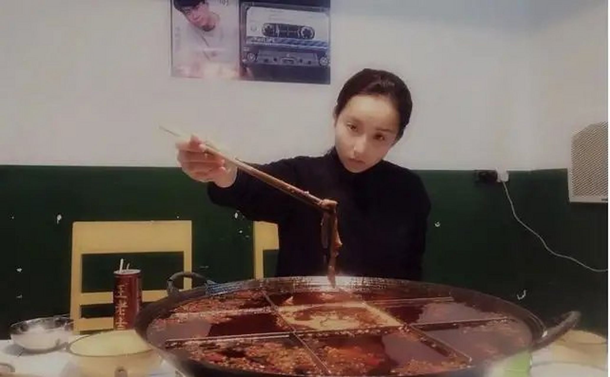 爱吃火锅的吕一遇上了在横店开火锅店的钱泳辰,有时候缘分就是这样