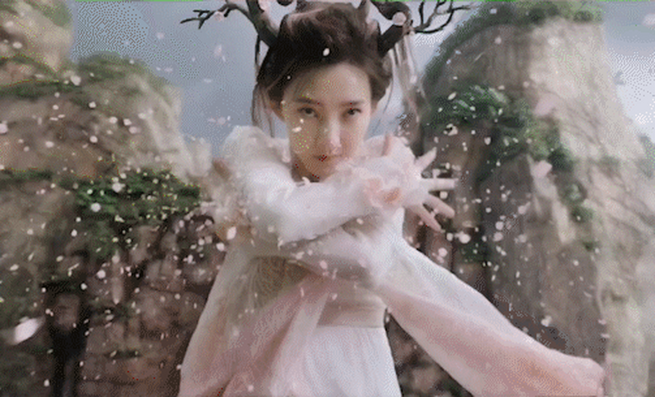 《侍神令》里王丽坤这个桃花妖造型好好看啊,仙气飘飘的感觉!