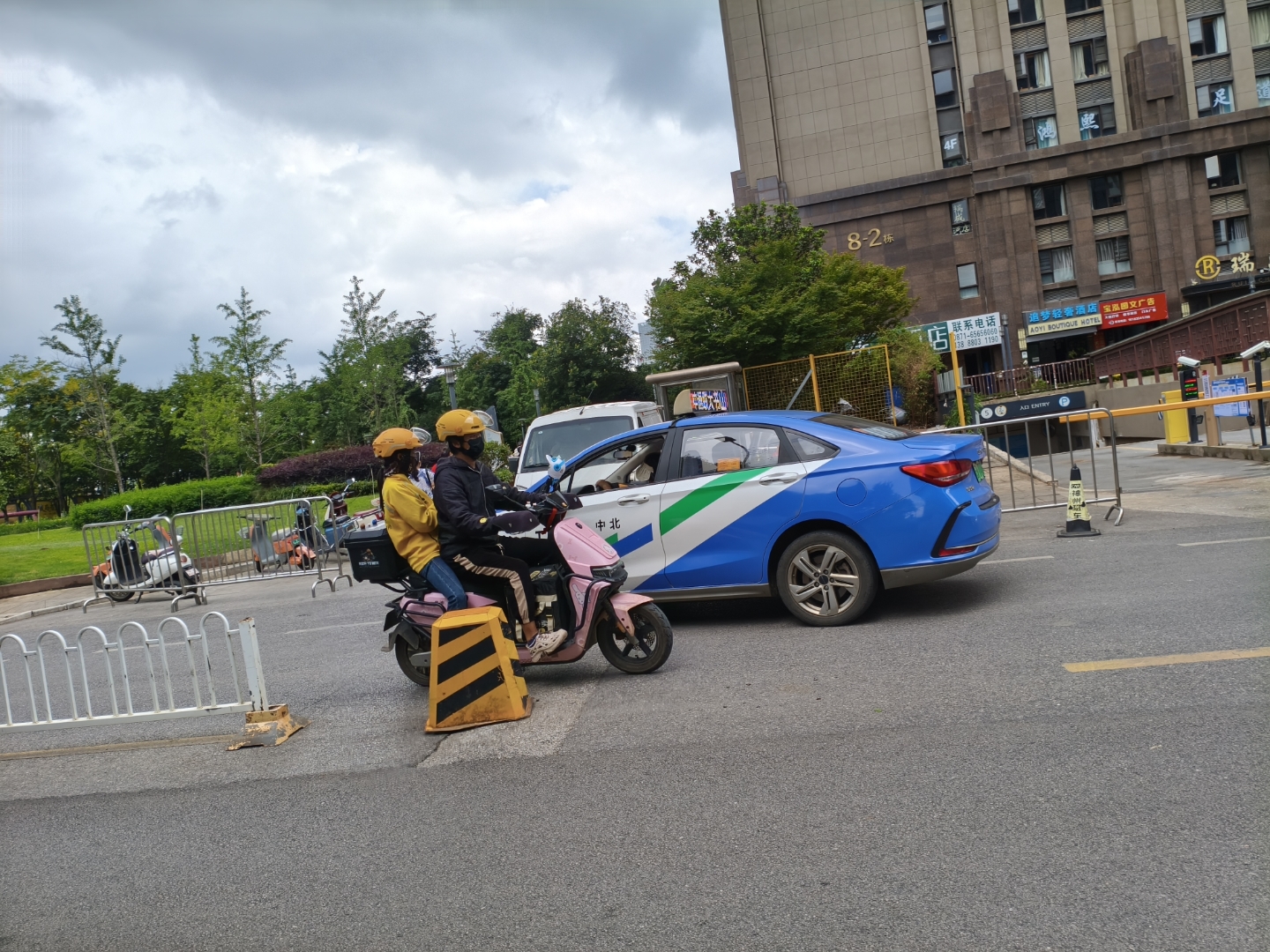 即便市场环境再不好,经济环境再低落,生活状况再紧缩