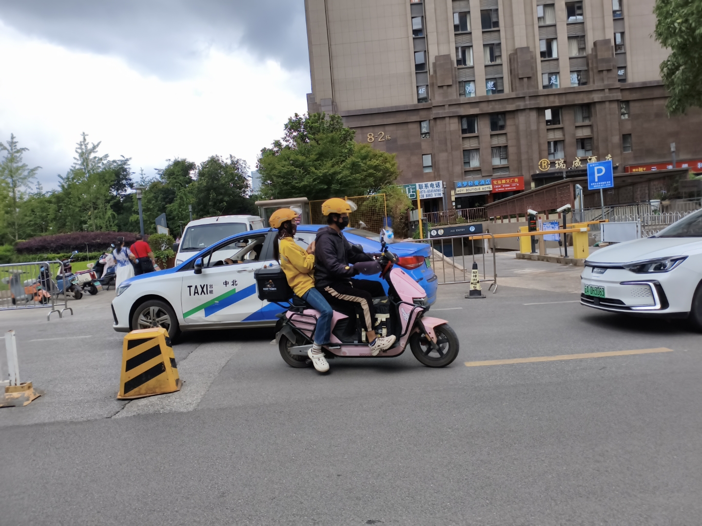 即便市场环境再不好,经济环境再低落,生活状况再紧缩