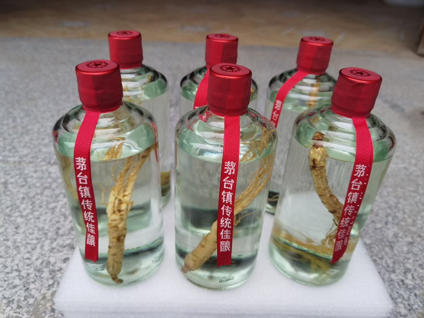 酱香型人参酒 每瓶里面都有一根人参#白酒# #茅台# #酱香型白酒