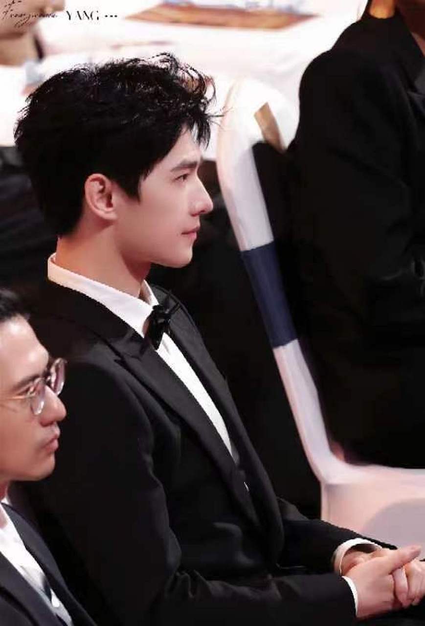 粉丝有福了,杨洋参加活动侧脸照高清连拍送上[期待]