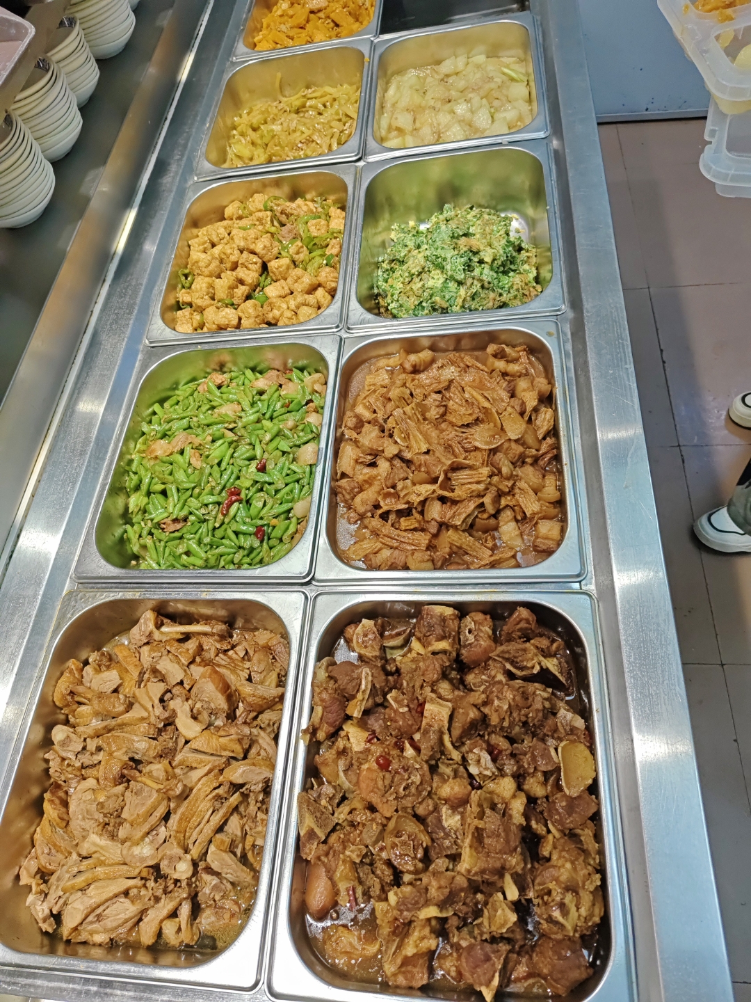 学校食堂,还不错吧