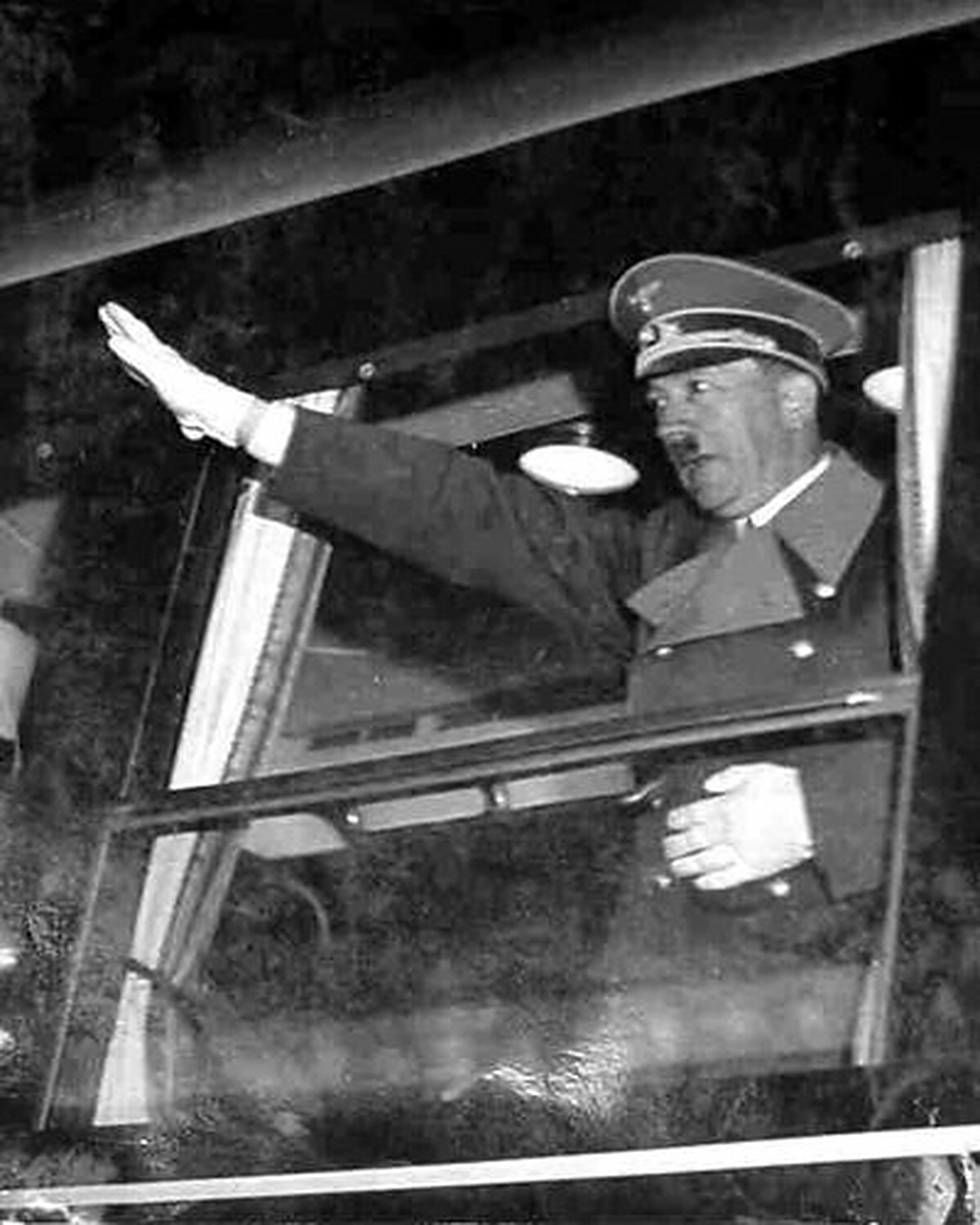 每天科普一点知识 纳粹礼 "纳粹礼"又称"德意志礼(der deutscher grue