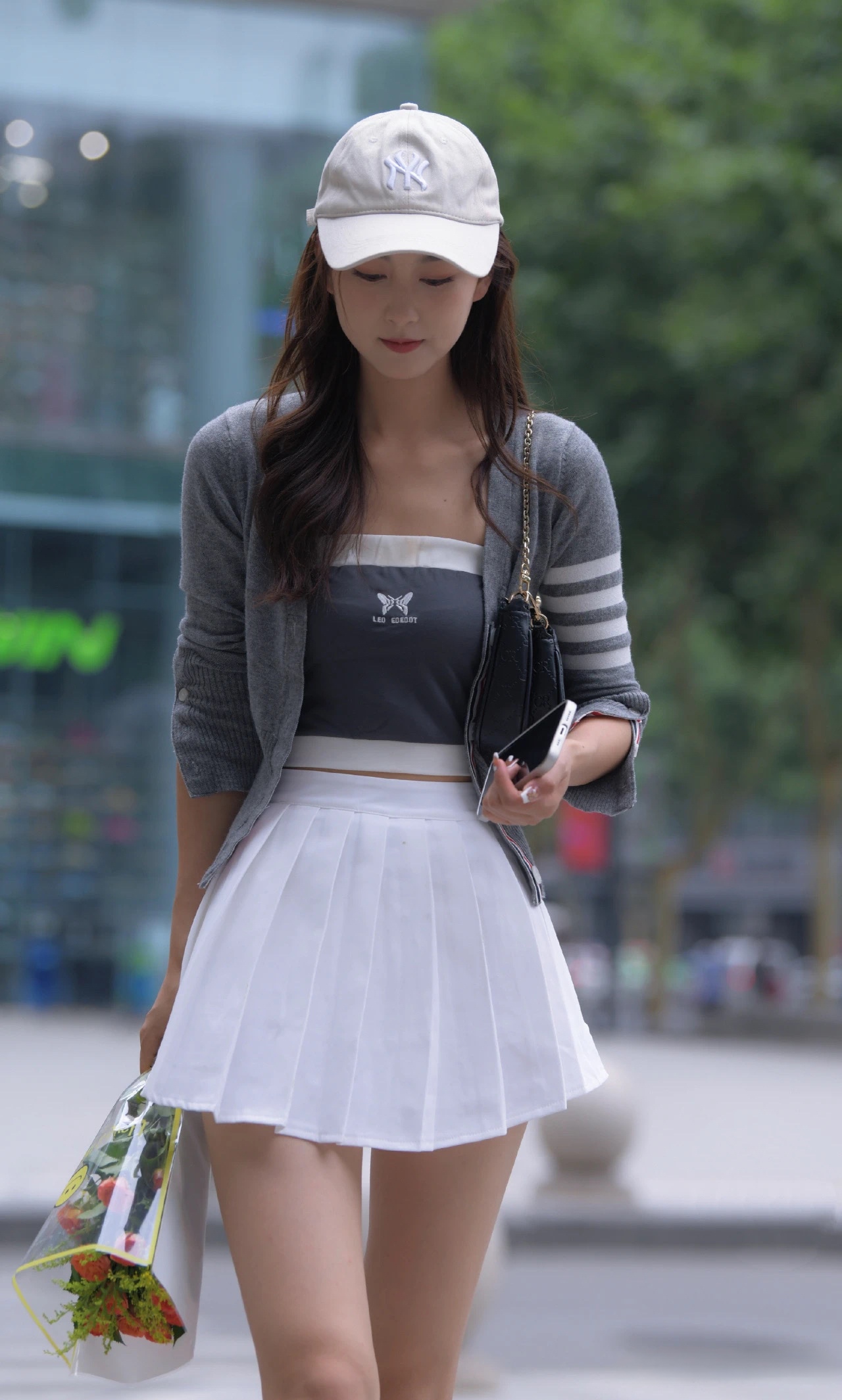 邻家小姐姐,美腿苗条身材#美女# #性感好身材# #性感美女# #养眼美女