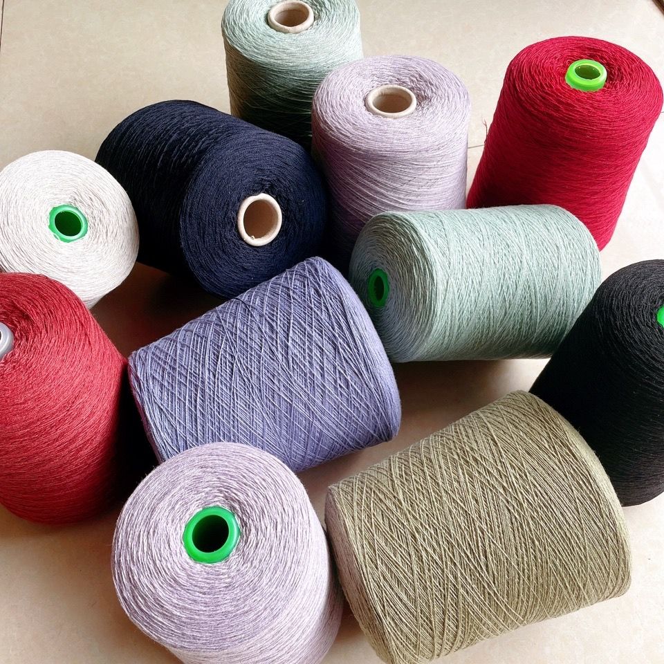 纱线是一种纺织品,用各种纺织纤维加工成一定细度的产品,用于织布,制