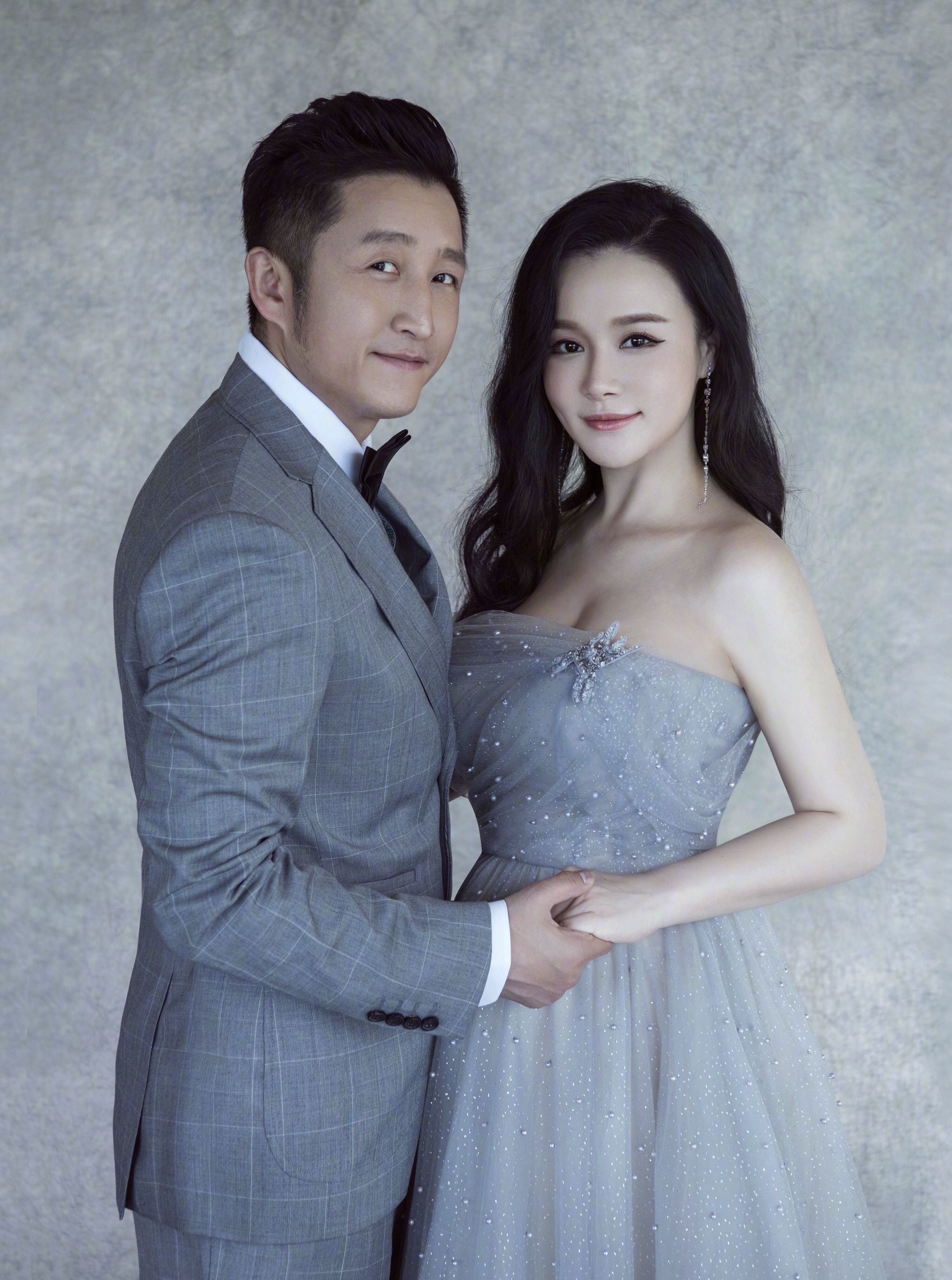 邹市明夫妇在接受采访时透露,他们的创业路极为坎坷.