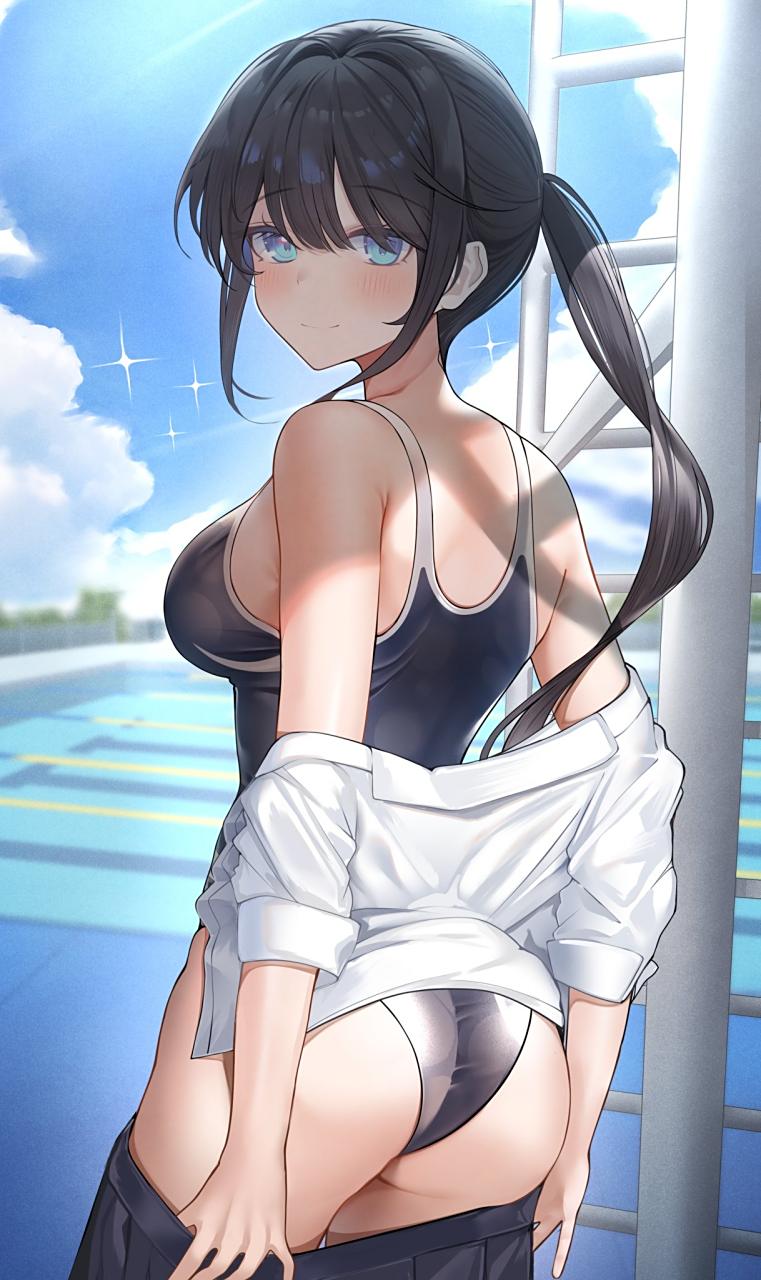 二次元# "制服下面是泳衣,看了也无所谓吧?