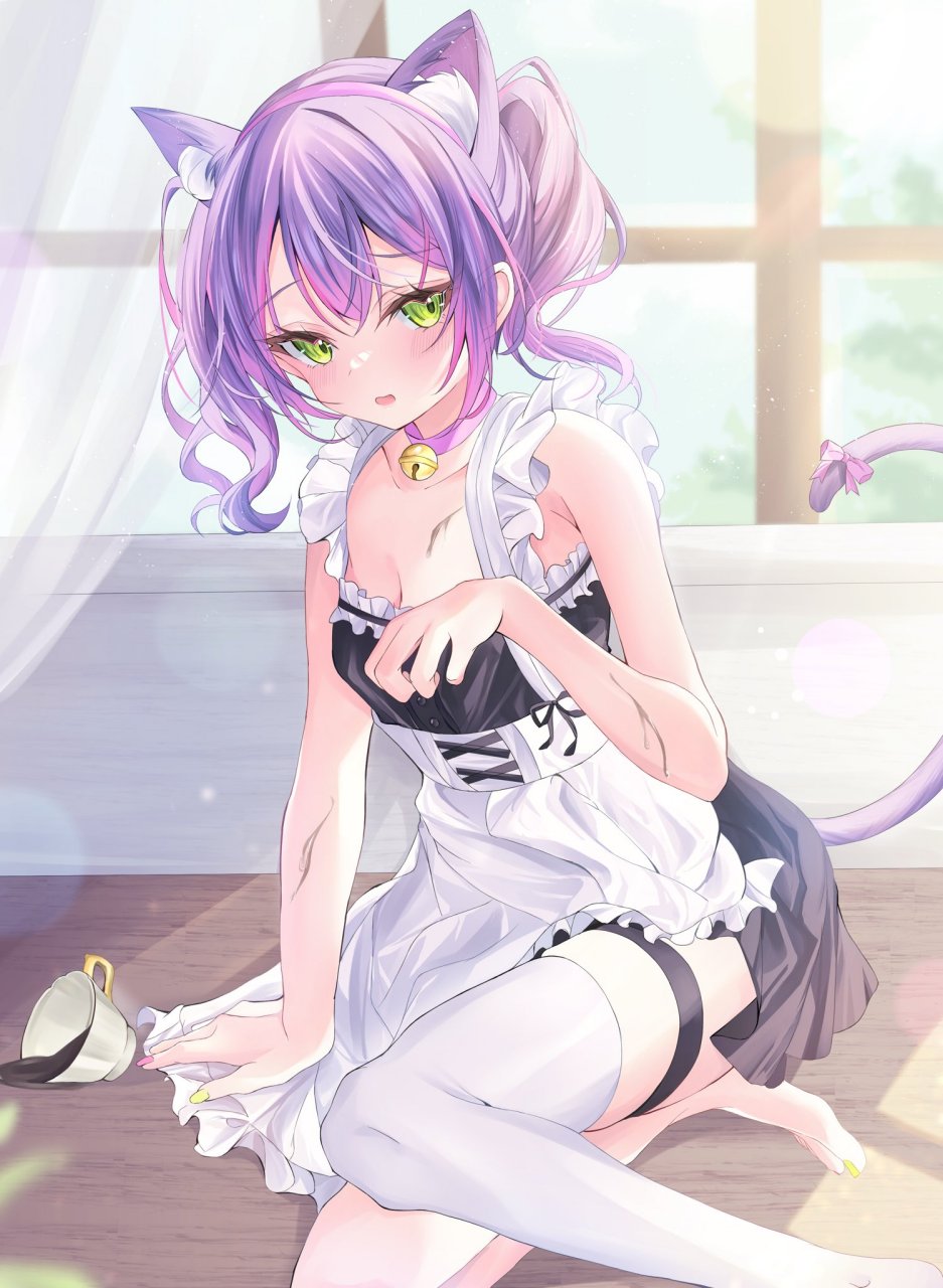 虚拟主播# #二次元# 不小心摔倒的女仆,身上粘上饮料了啊[三哈]