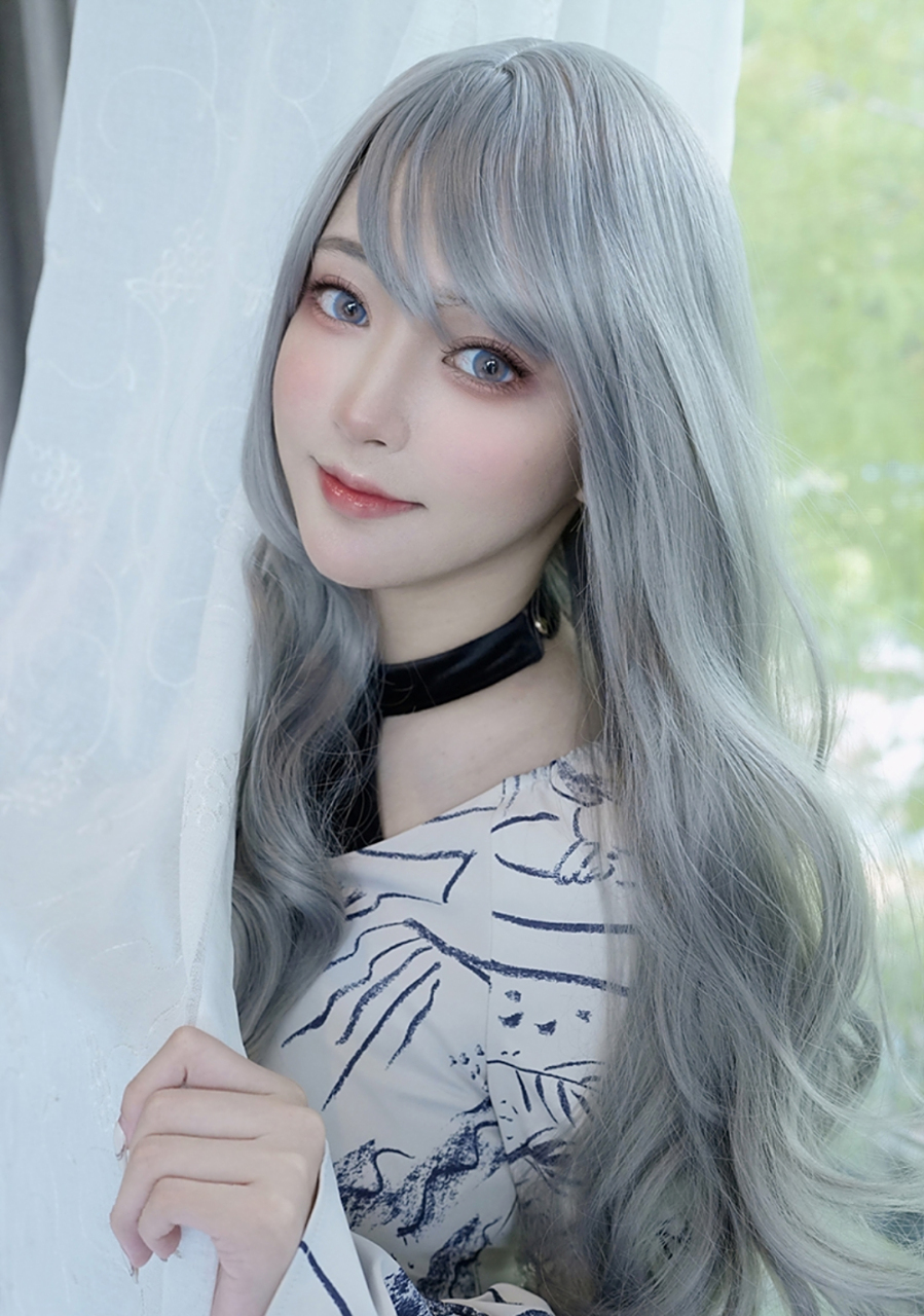 二次元# 画师machi的自拍照与画作,都好好看啊[期待]