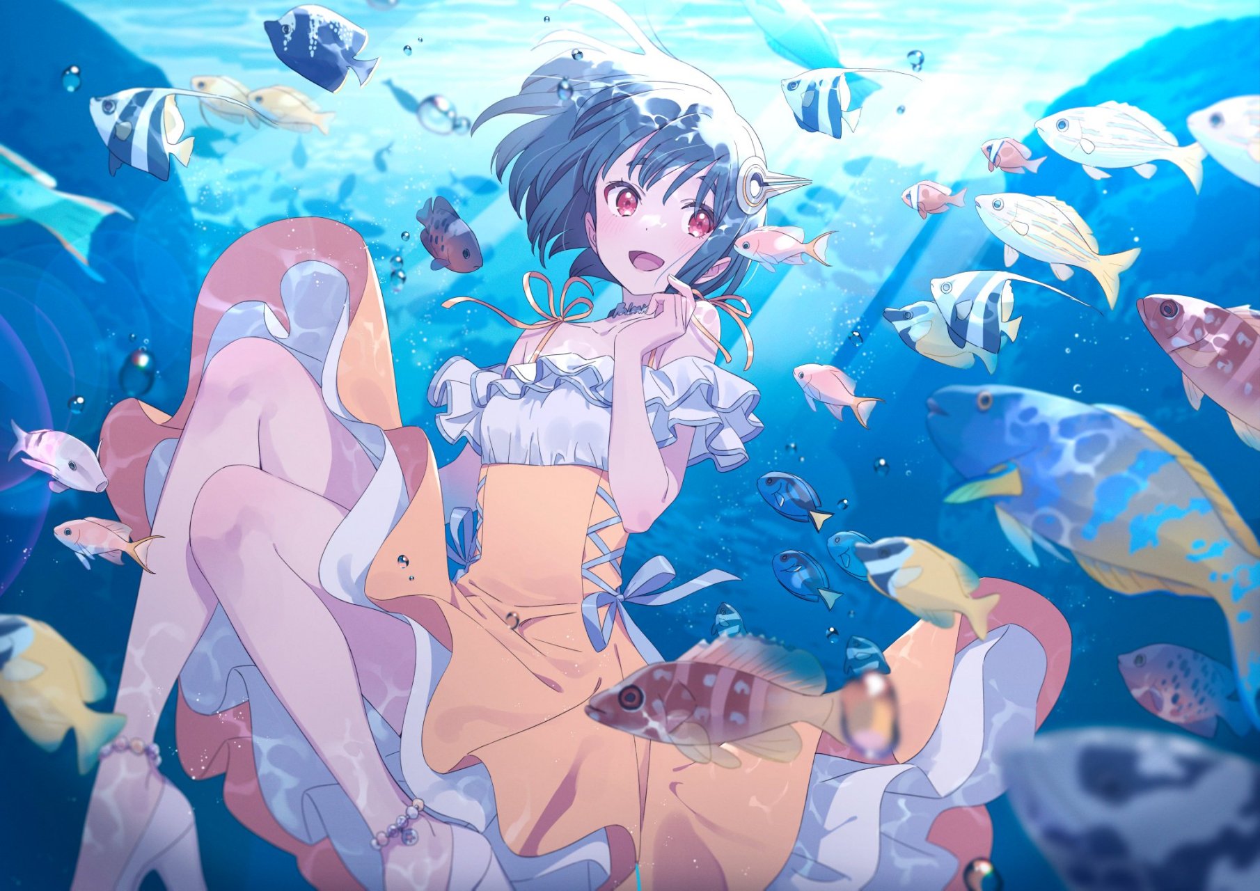 海中游泳的少女 画师:へちま