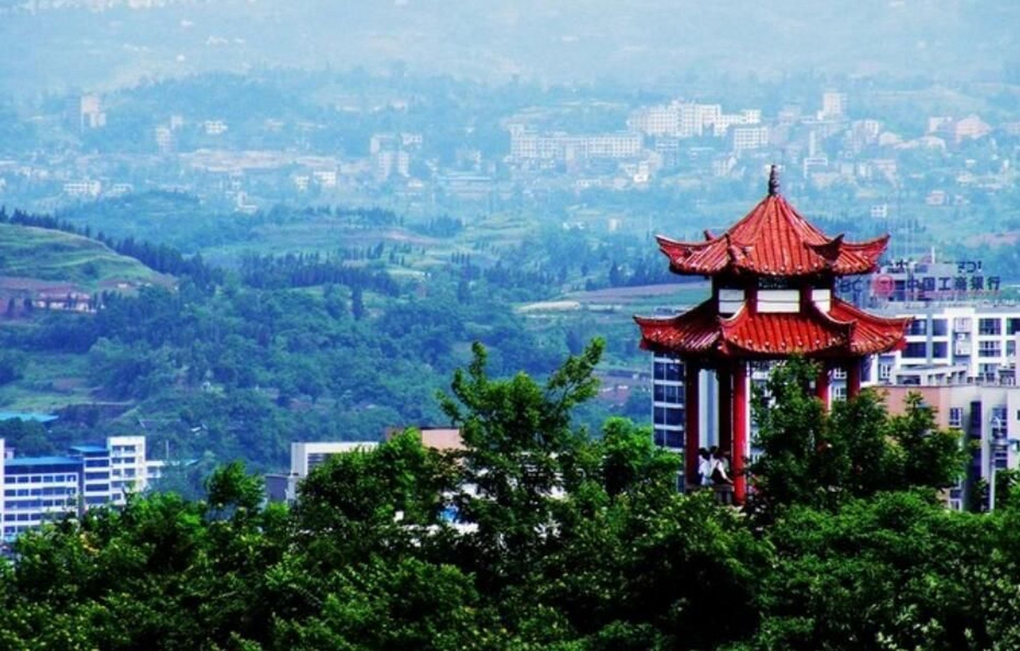 位于四川省达州市渠县的马鞍山,是渠城中的一座城中之山,见证着这座