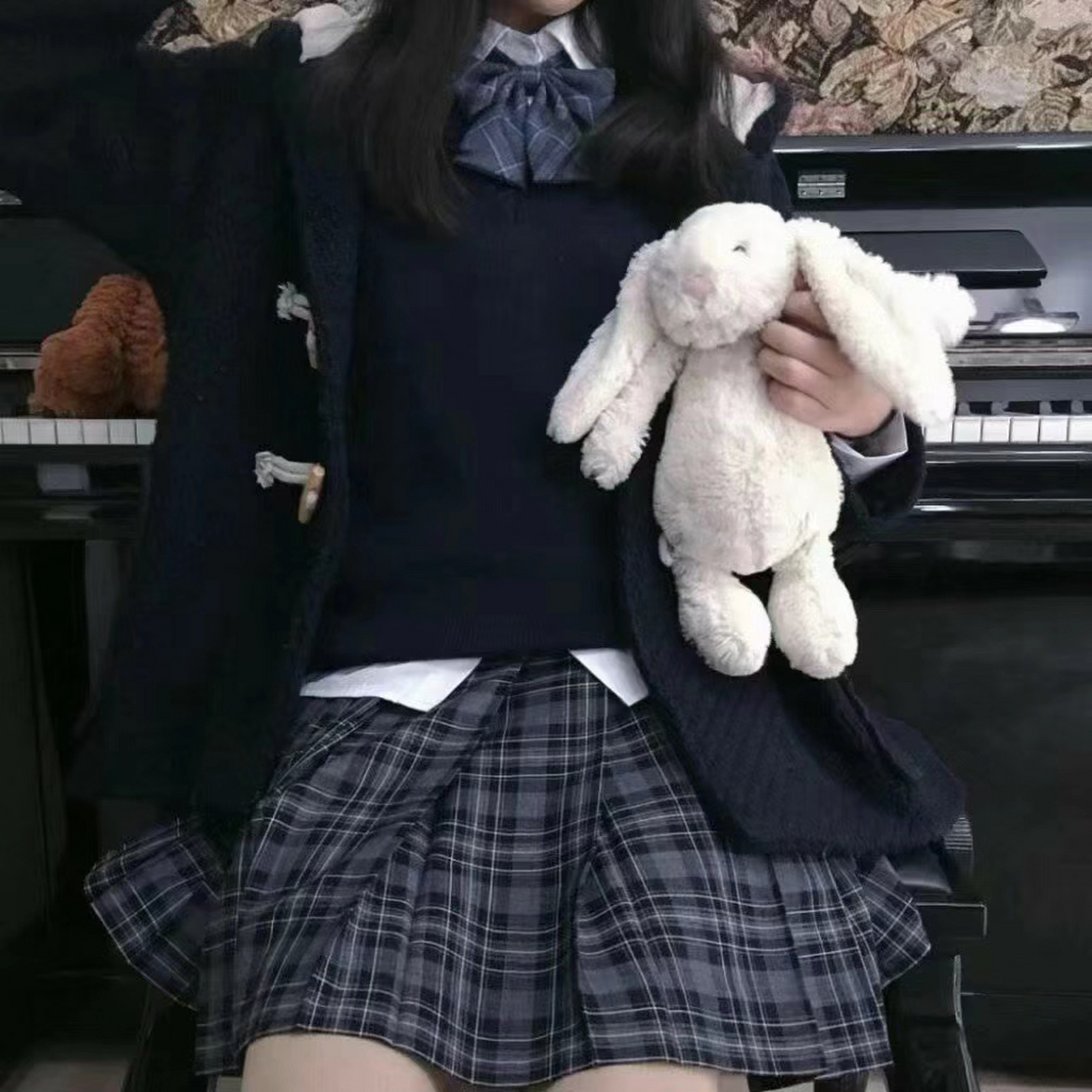 jk不露脸头像 #茶若团队#  #jk制服女生头像#  再被你提起 已是连名带