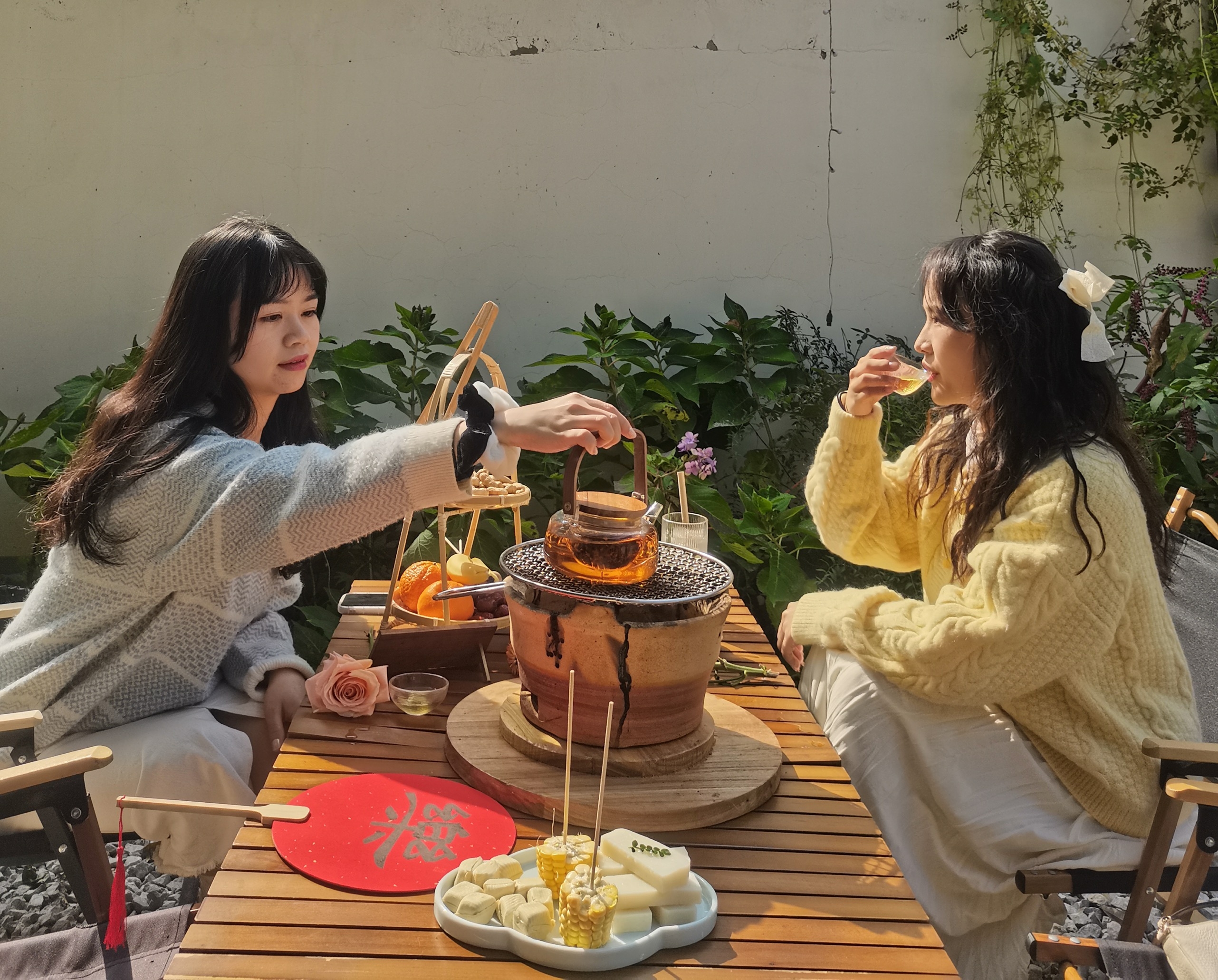 抖音喝茶翘=抖音翘脚喝茶的歌