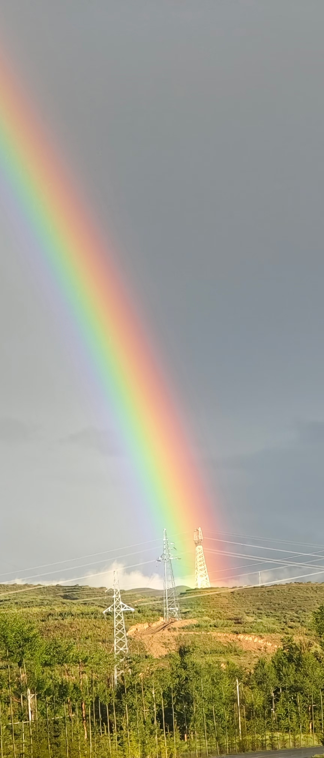 高原上的雨后双彩虹,美得像幅画!
