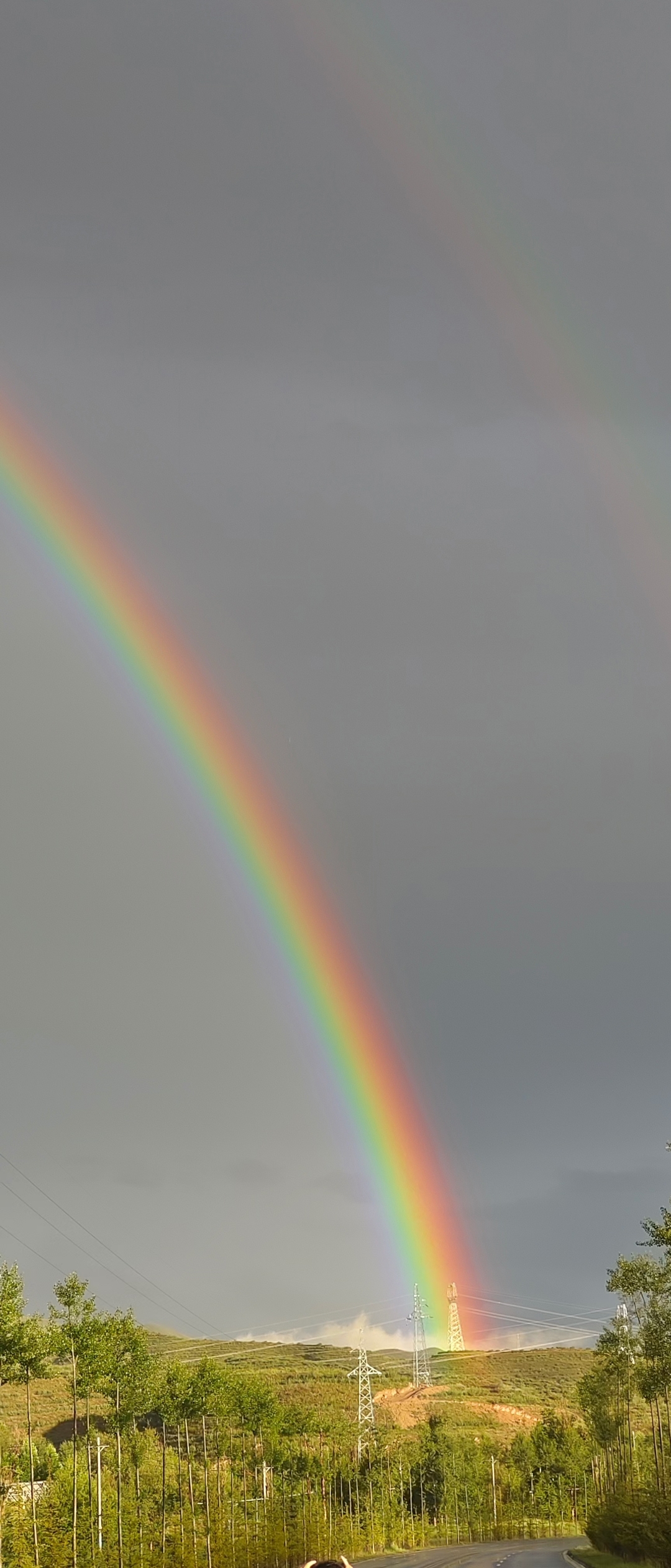 高原上的雨后双彩虹,美得像幅画!