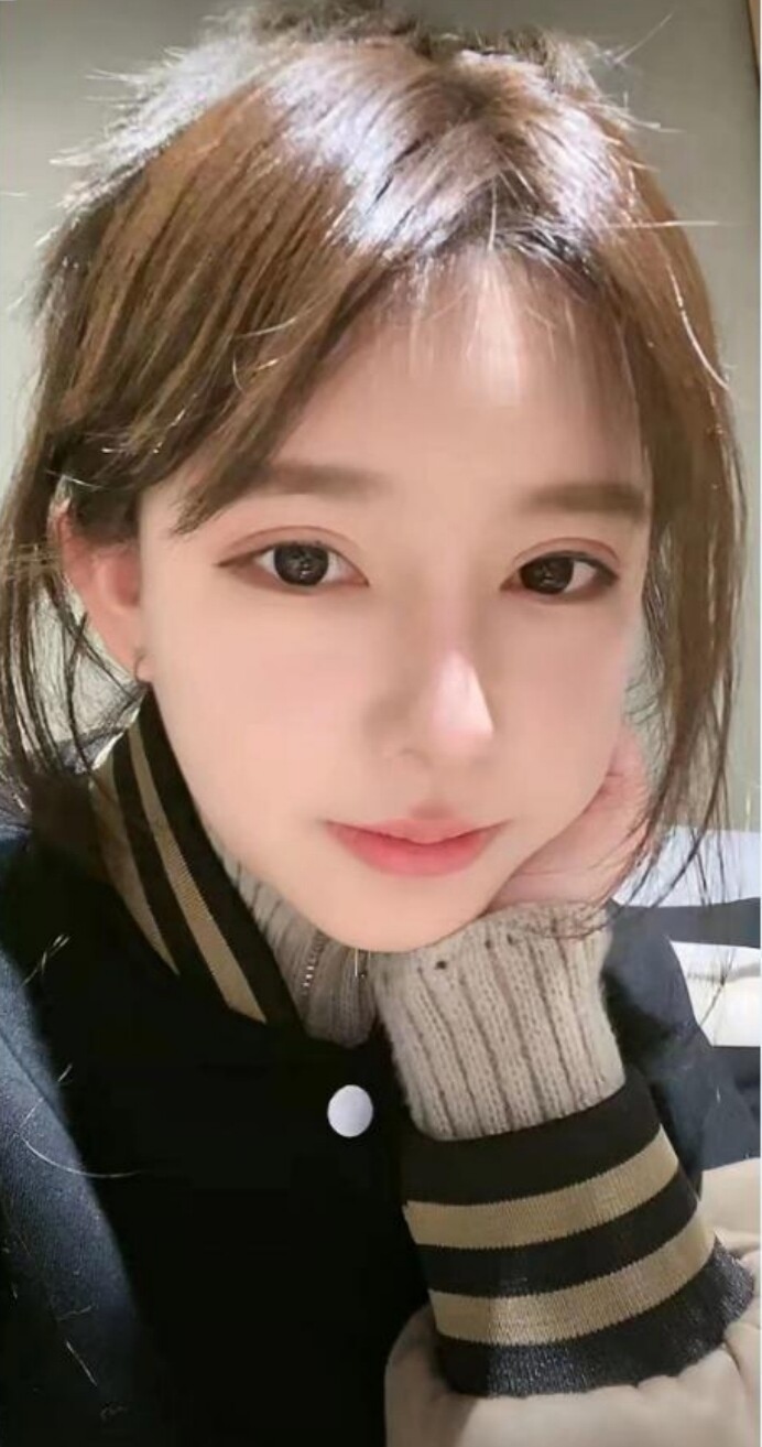 那些冬天才有的美景# 99 瓜子脸女孩的甜美笑容,让人心动不已!