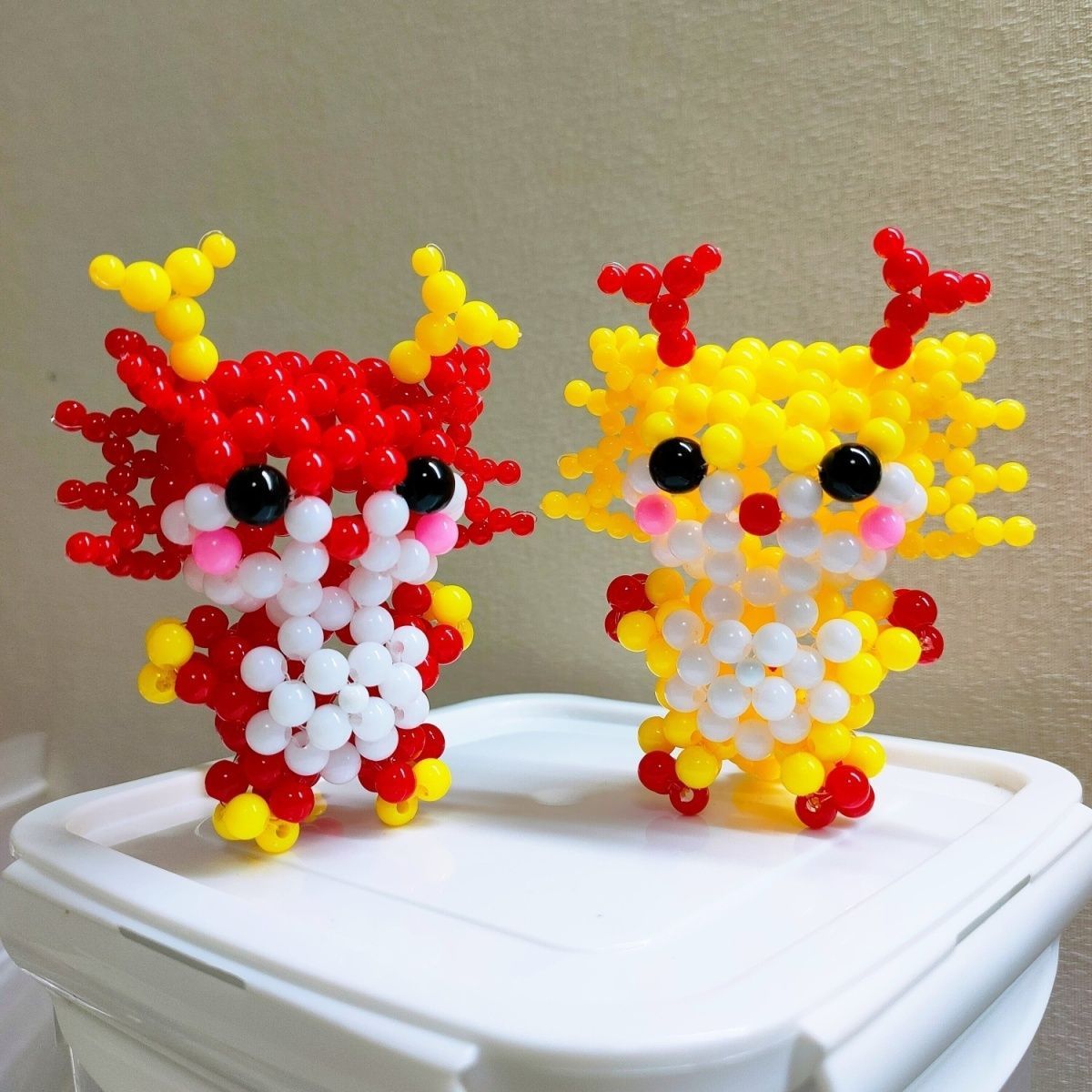 漂亮的手工串珠作品来啦,喜欢的赶紧入手.