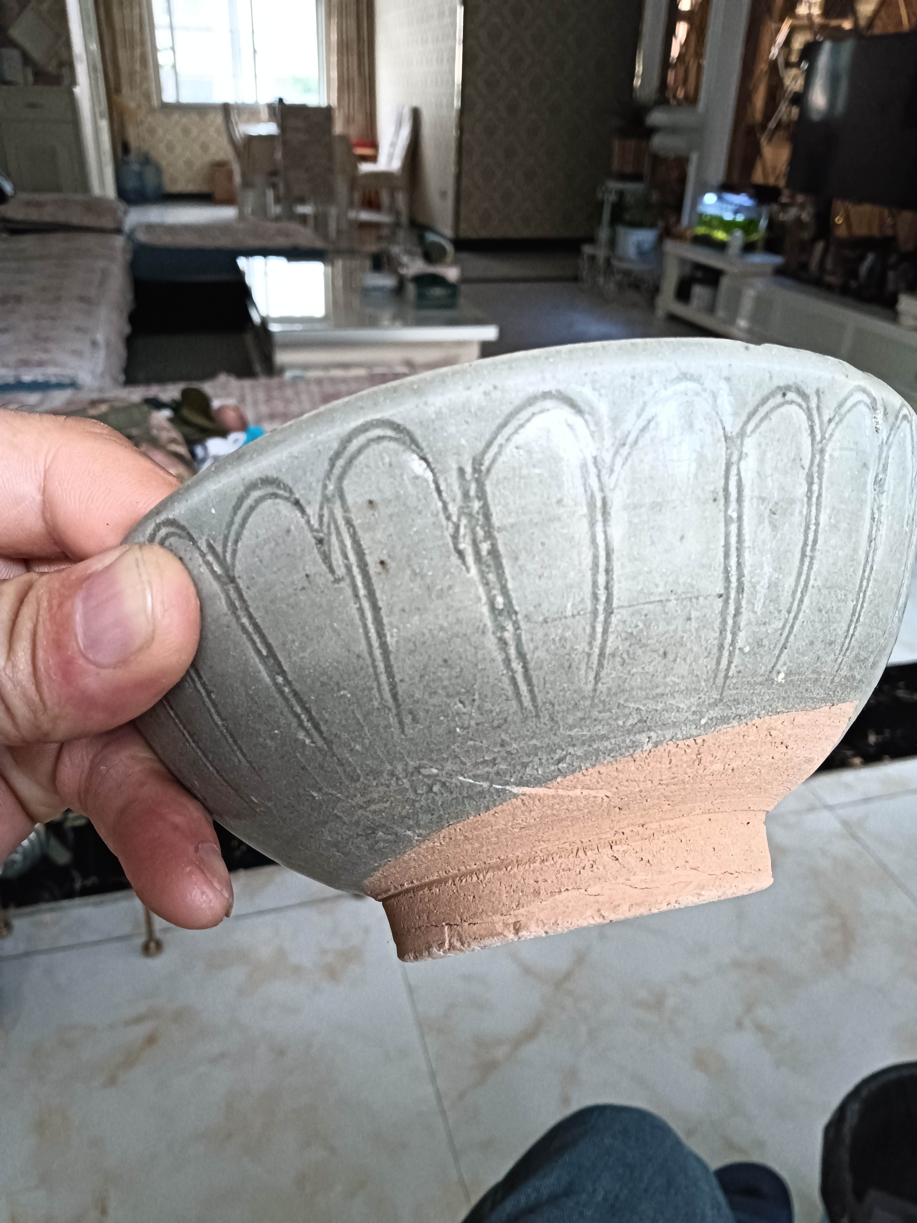 宋代青釉莲花碗