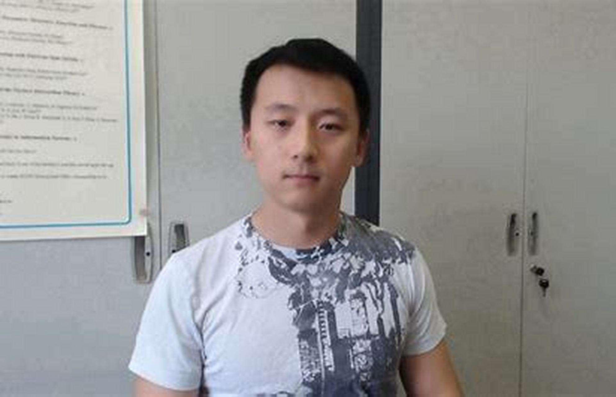 中国公费留学生天才尹希:祖国培养了我,但无论美国多么混乱,我也不会