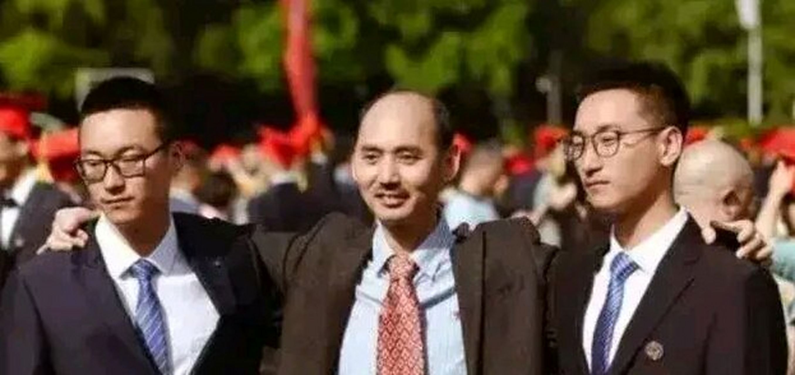 鲍文楚对于自己的学习经验毫无保留,她认为,高中学习就是要多思考
